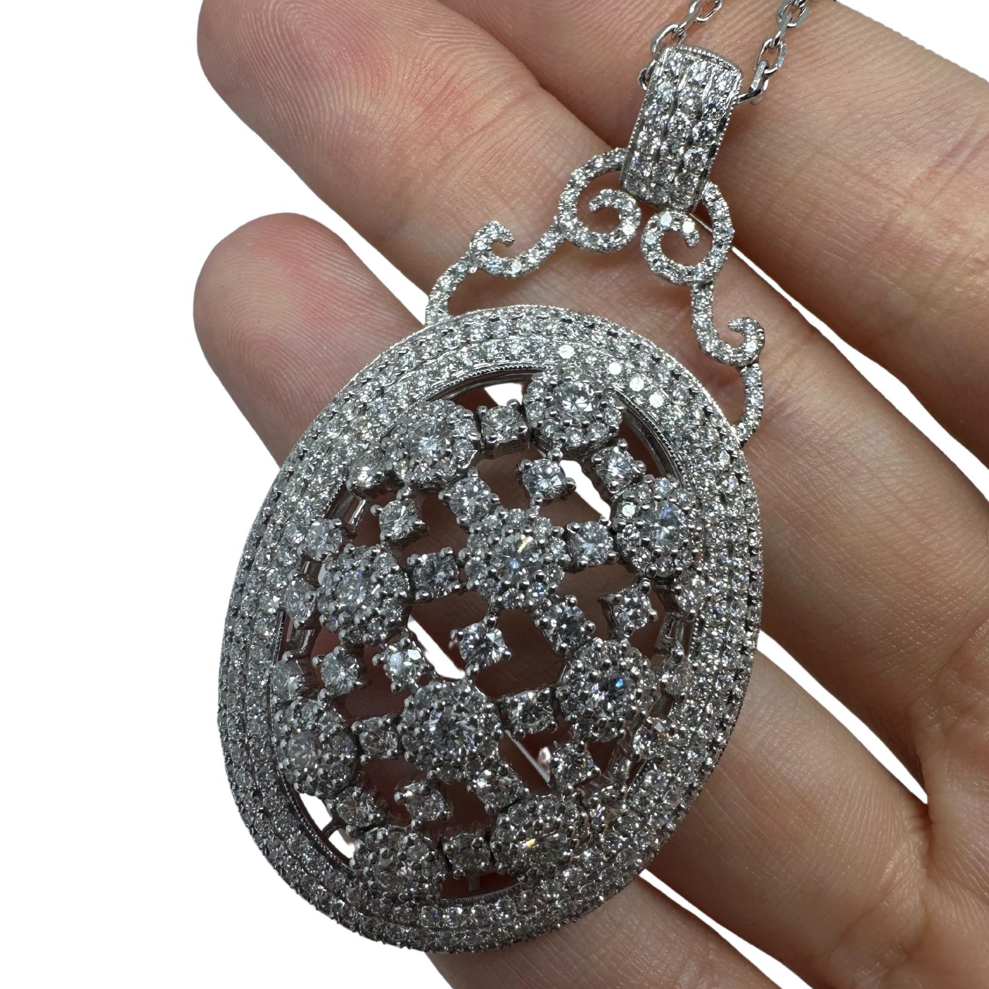 Collana con ciondolo a cupola con diamanti in oro bianco 18K in vendita 3