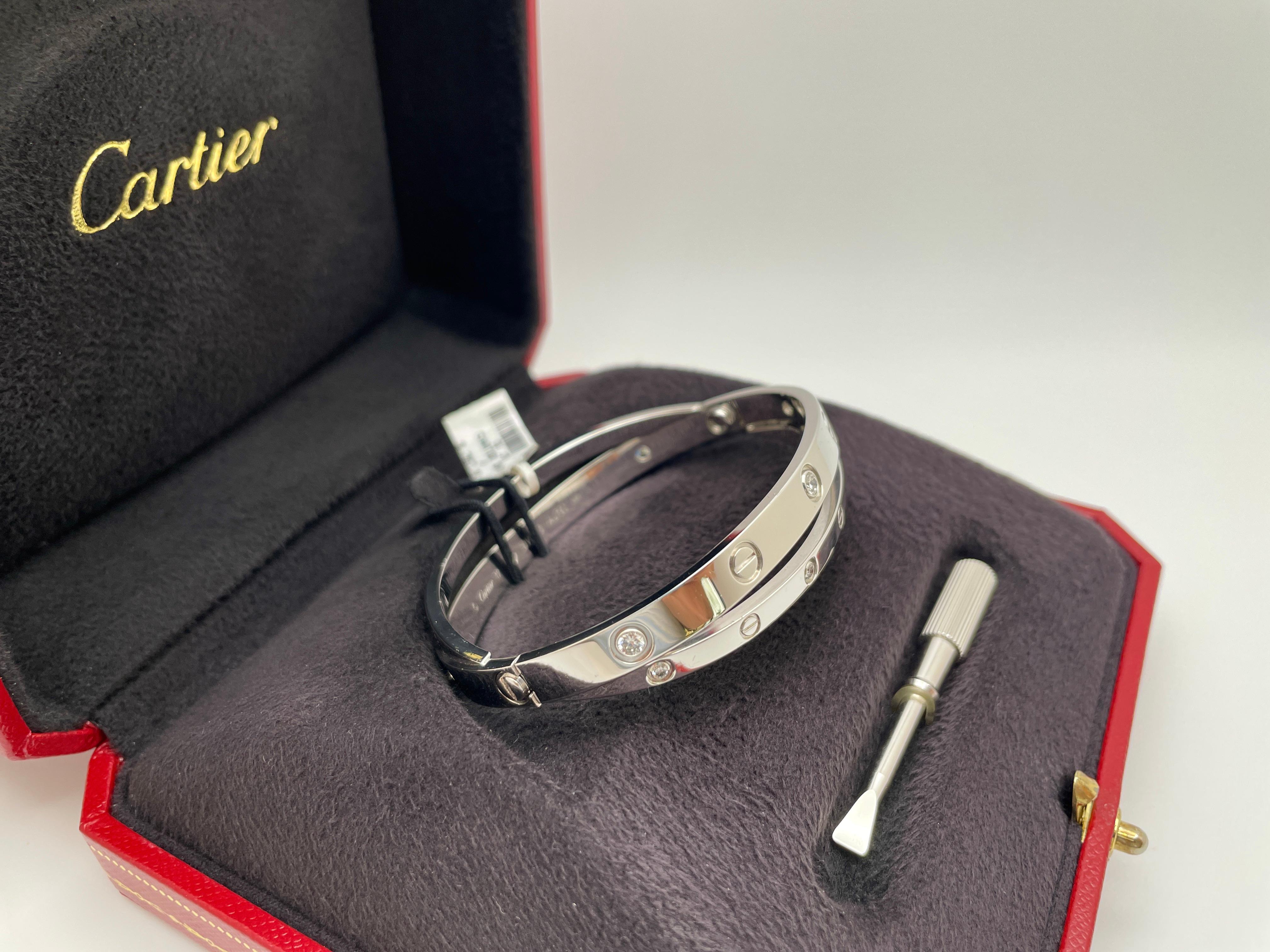 18 Karat Weißgold Diamant Double Cartier Love-Armband  im Angebot 6