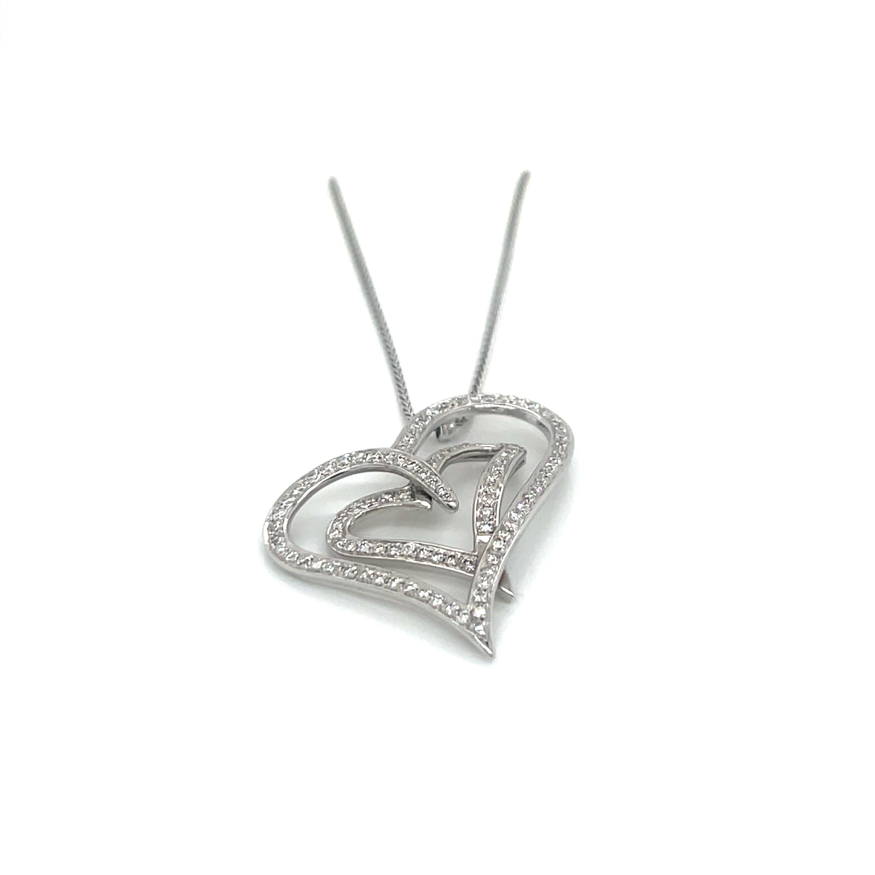 Taglio rotondo Collana con doppio ciondolo a forma di cuore fluttuante con diamante in oro bianco 18K in vendita