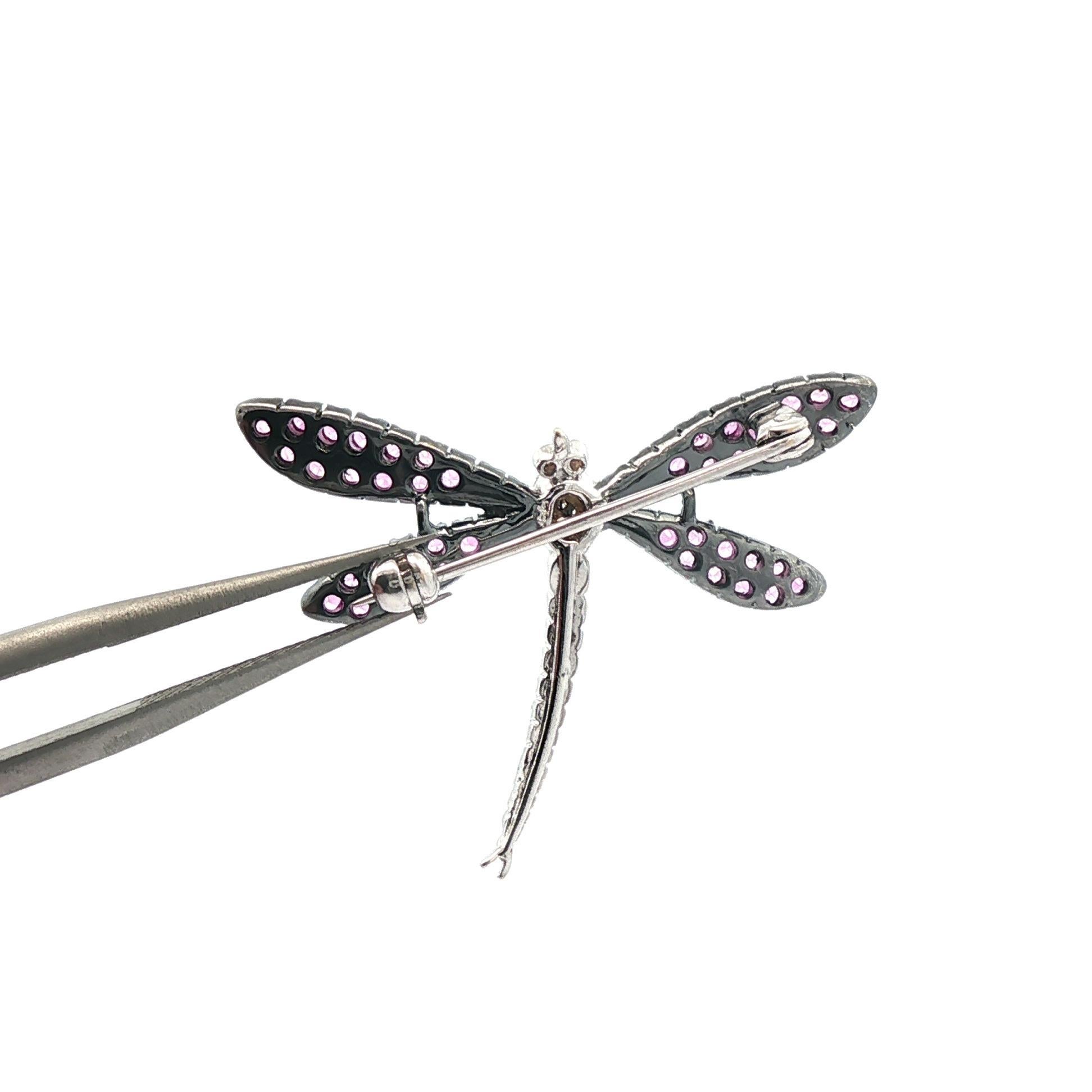 da uomo o donna Spilla con libellula in oro bianco 18 carati con diamanti e ali di zaffiro rosa in vendita