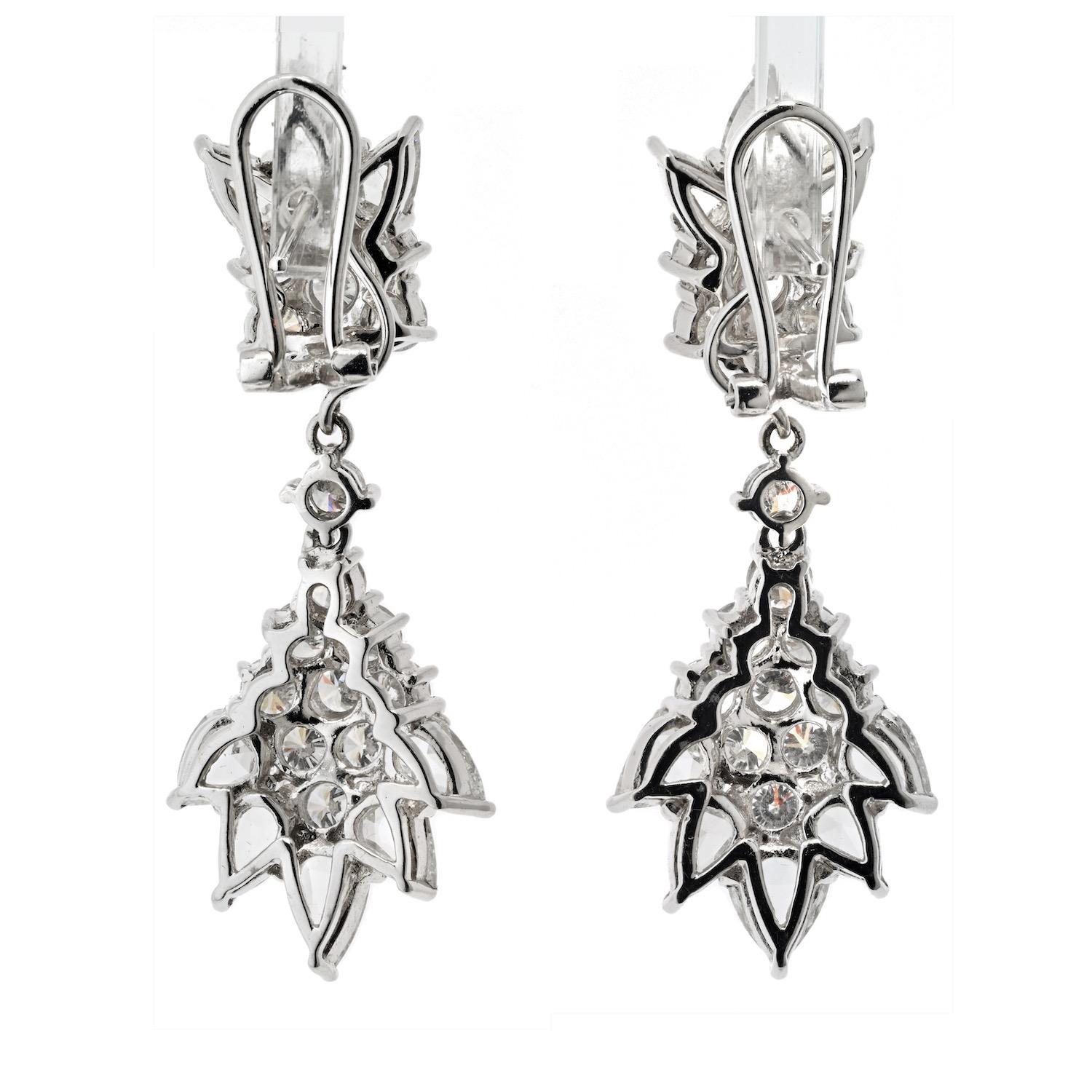 Boucles d'oreilles en or blanc 18 carats avec diamants de jour comme de nuit de 10,00 carats Excellent état - En vente à New York, NY