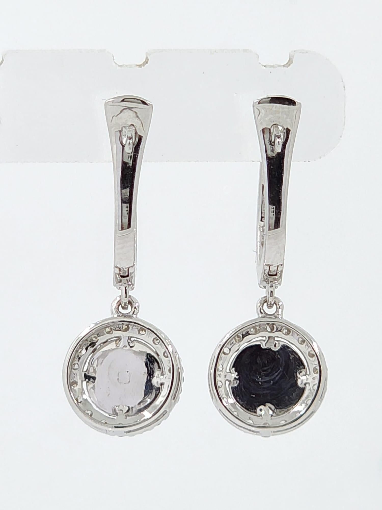 Contemporary 18K White Gold Diamond Drop Earring For Sale