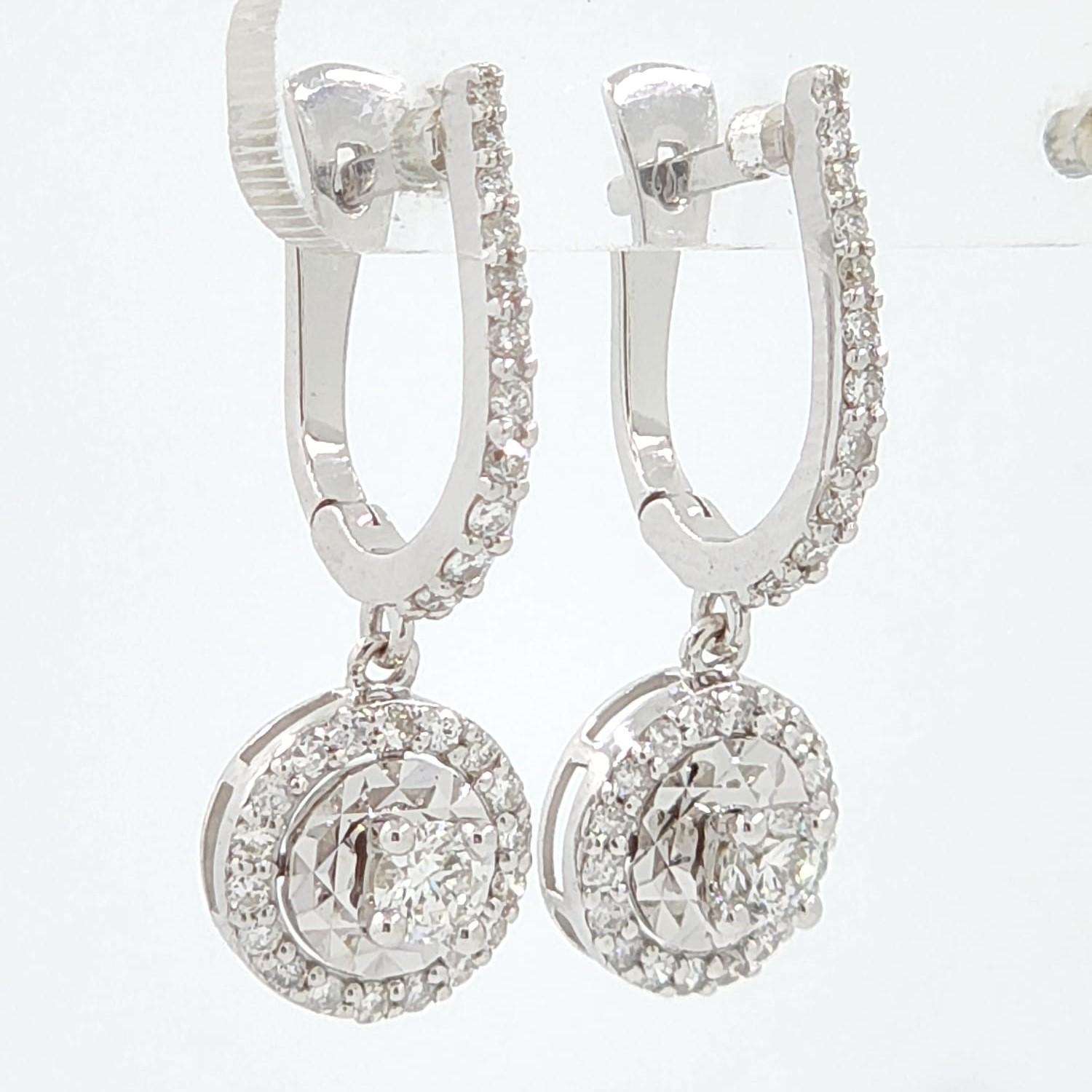 Brilliant Cut 18K White Gold Diamond Drop Earring For Sale