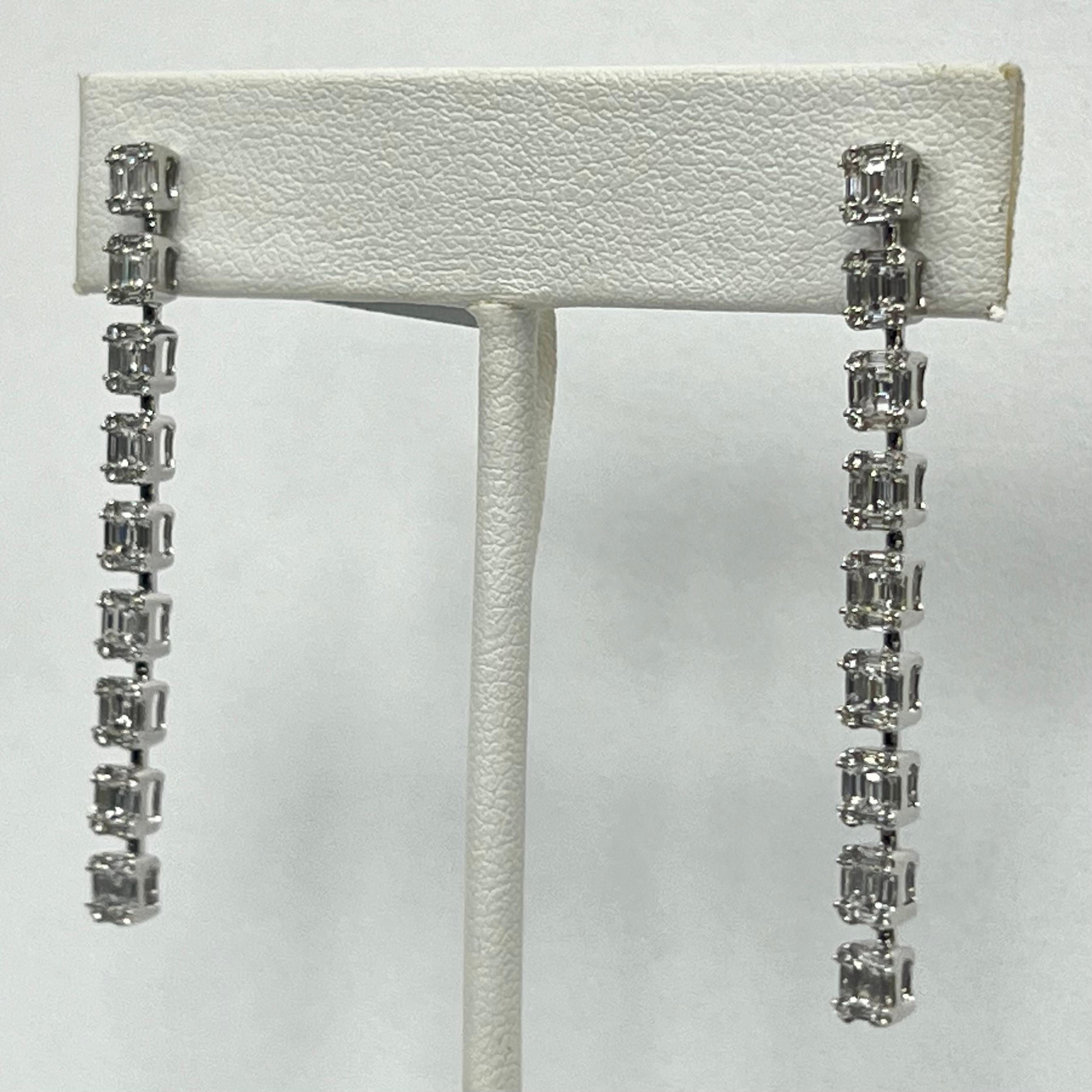 Modern 18K White Gold Diamond Drop Earrings For Sale