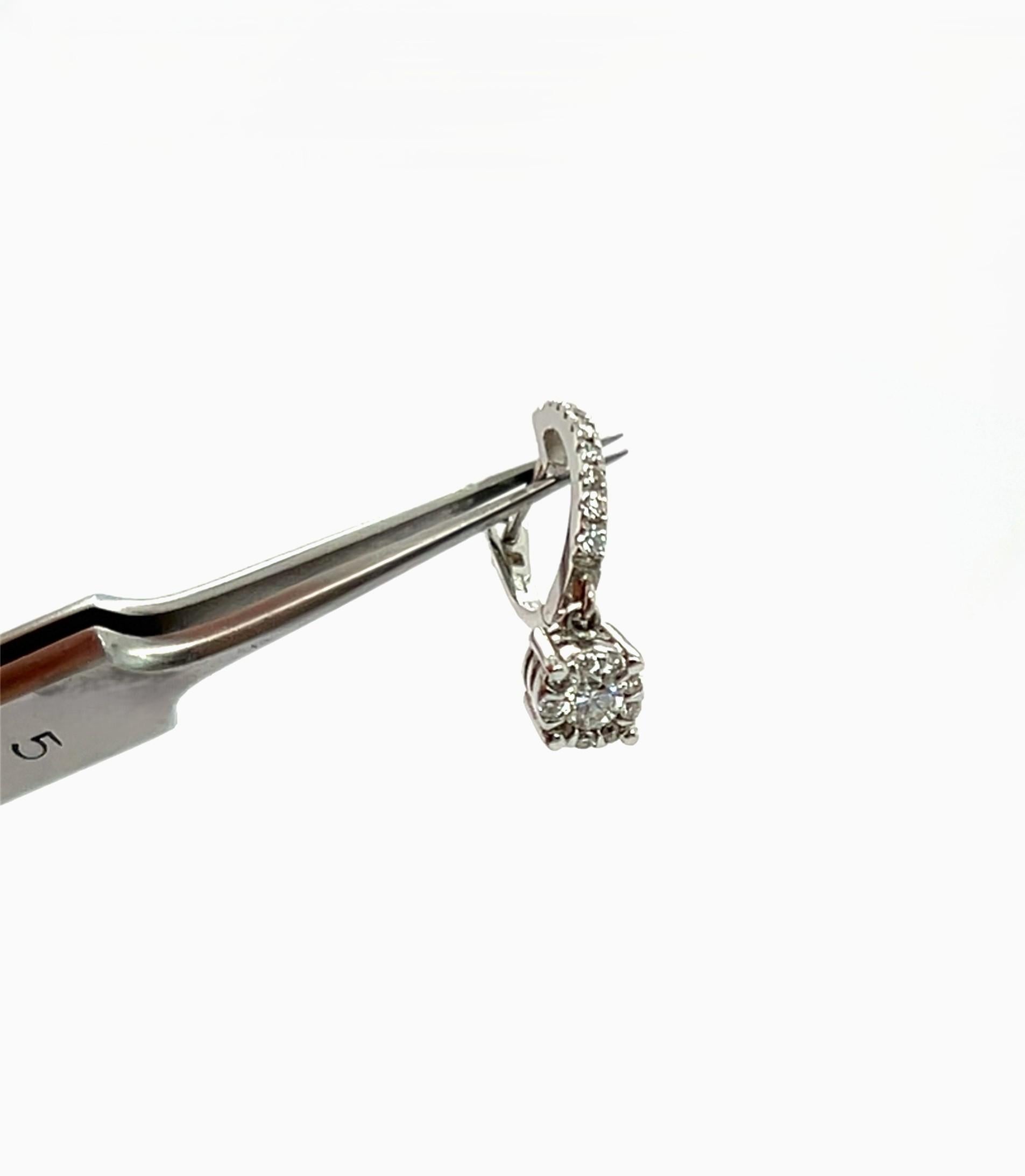 Taglio brillante Orecchini a goccia con diamanti in oro bianco 18K in vendita