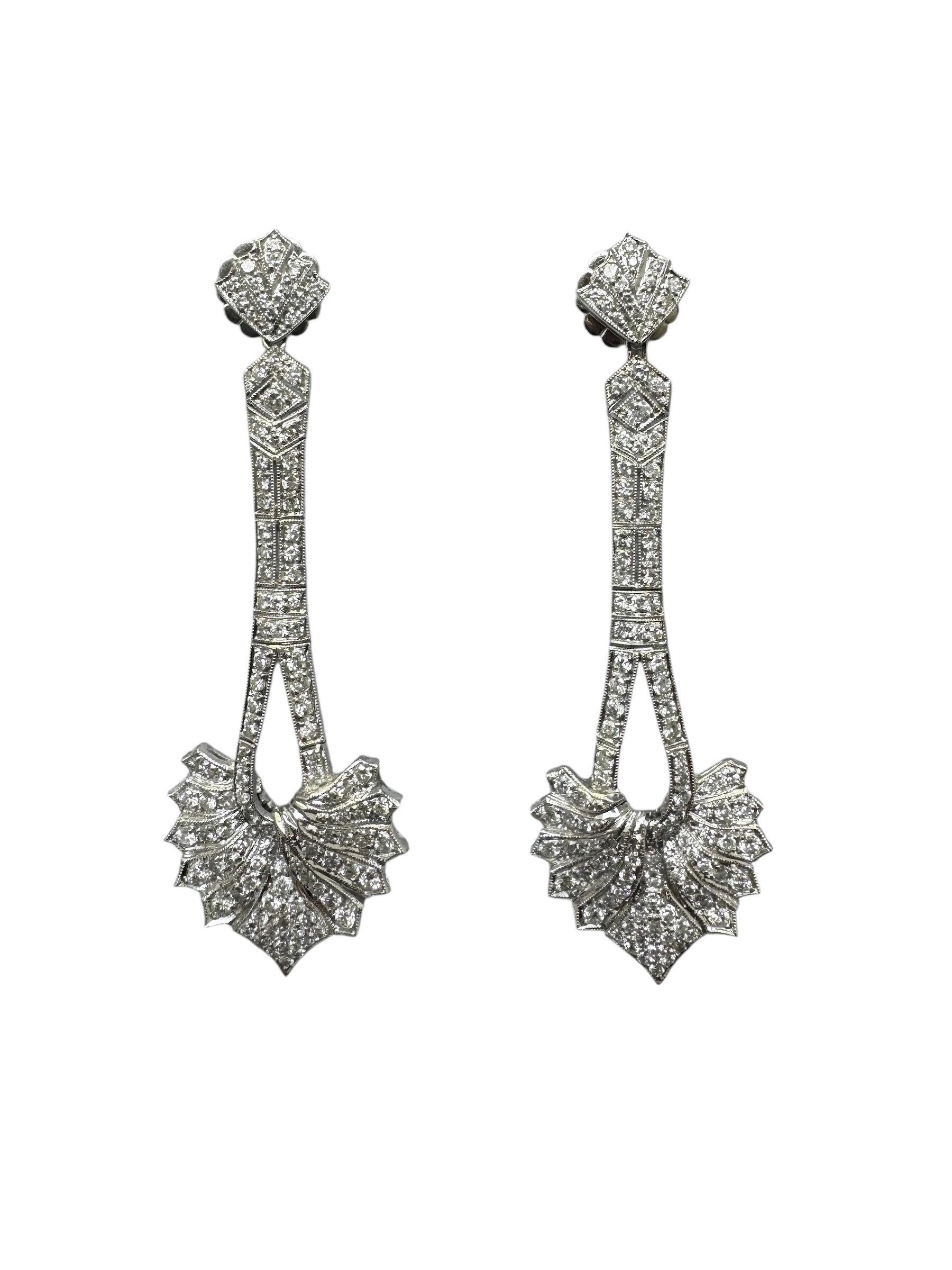 Orecchini a goccia con diamanti in oro bianco 18K