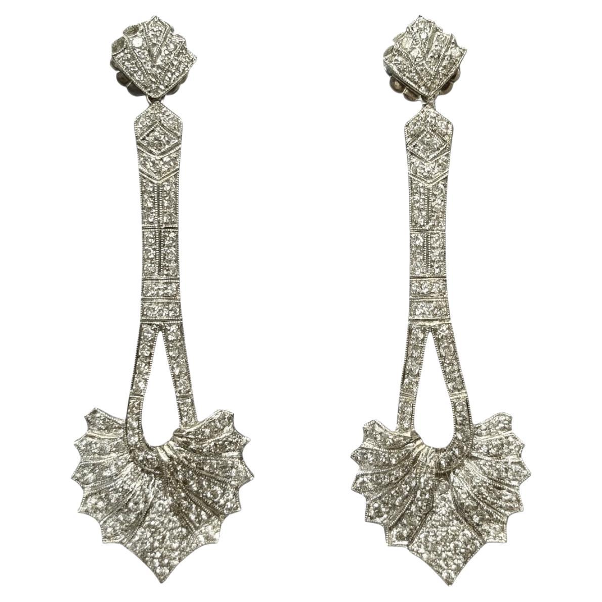 Orecchini a goccia con diamanti in oro bianco 18K