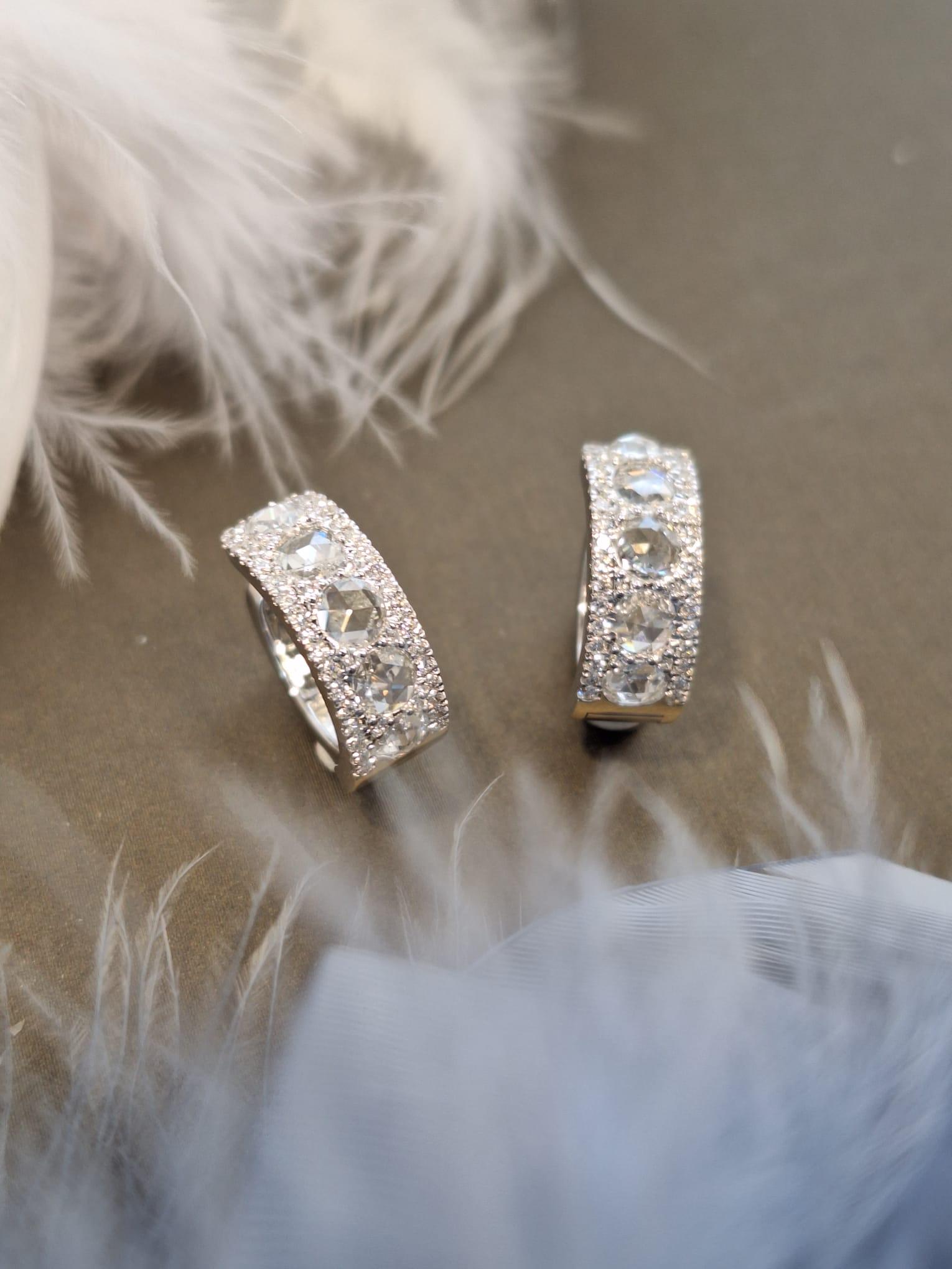 Modern 18K White Gold Diamond Earring For Sale