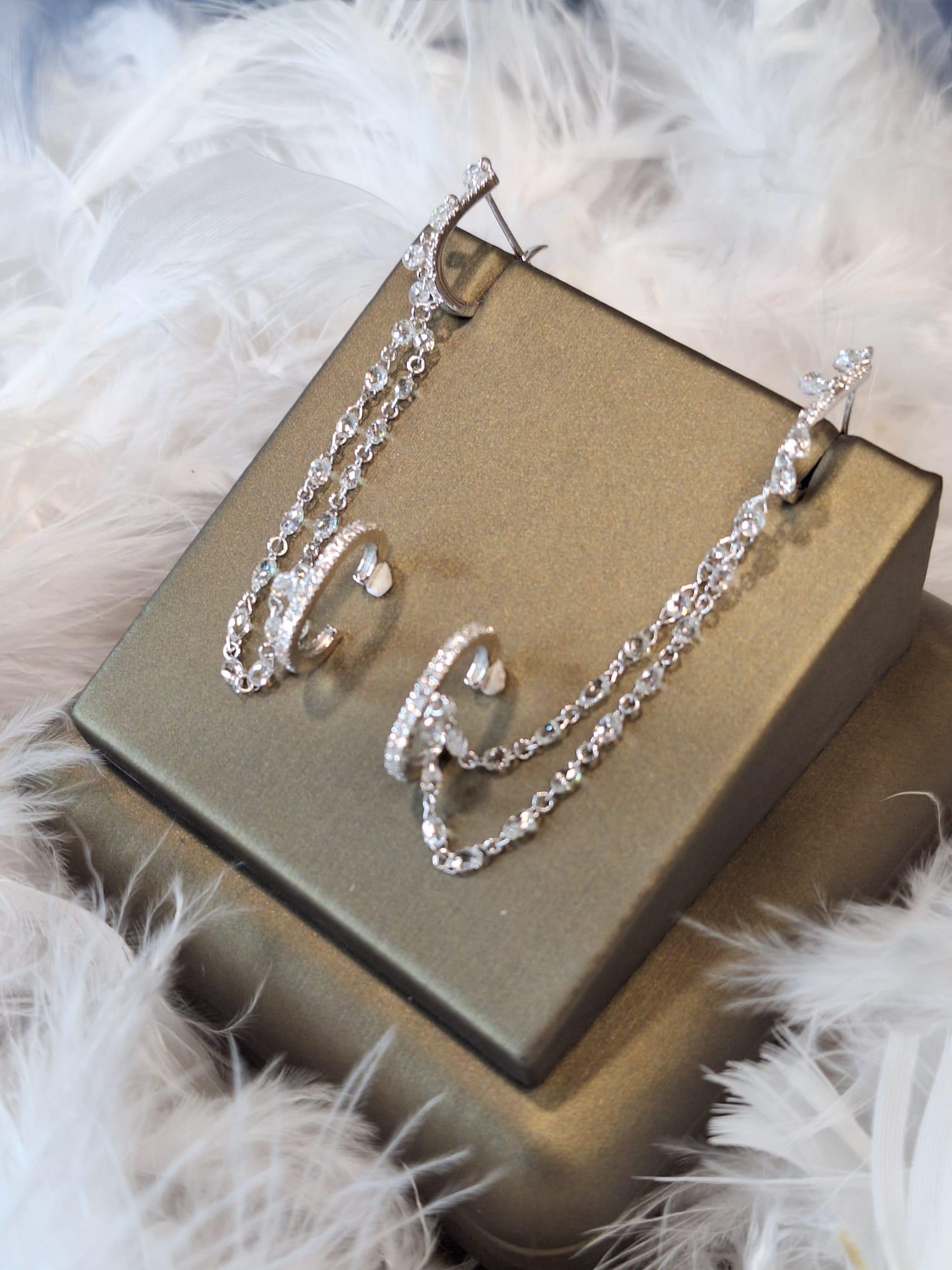 Boucles d'oreilles en or blanc 18K avec diamants Pour femmes en vente