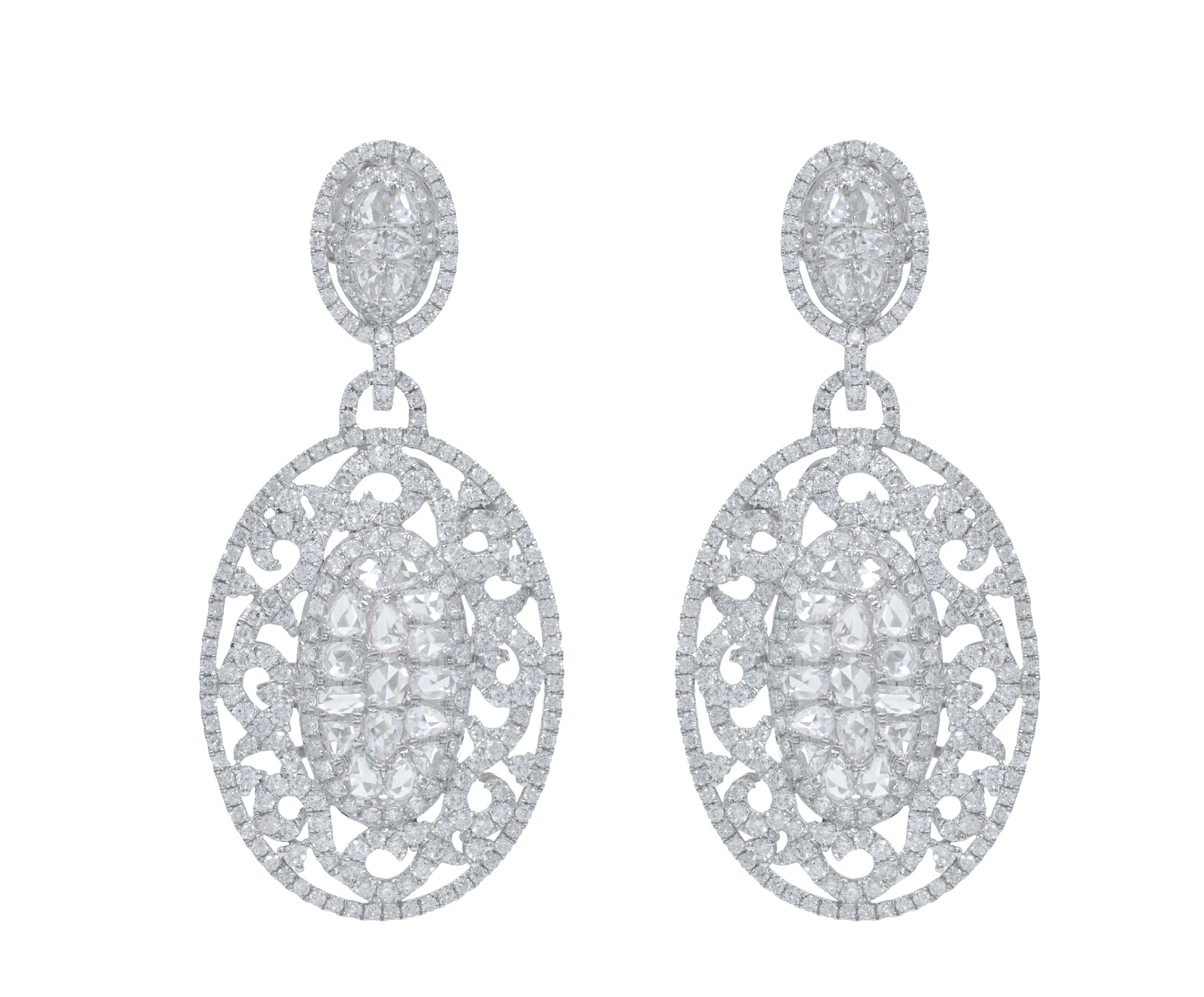 Round Cut 18K White Gold Diamond Earrings For Sale