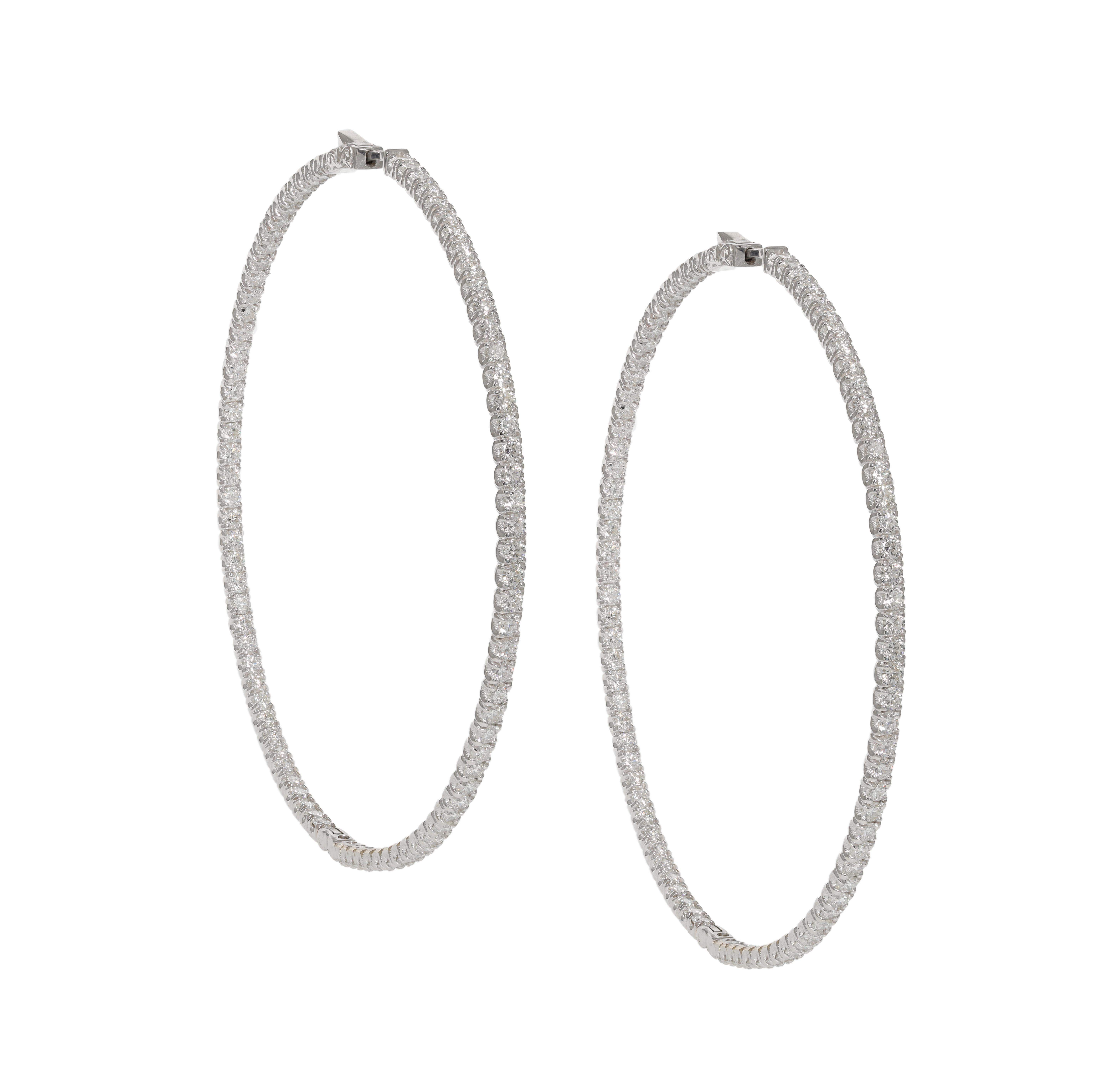 Round Cut 18K White Gold Diamond Earrings For Sale
