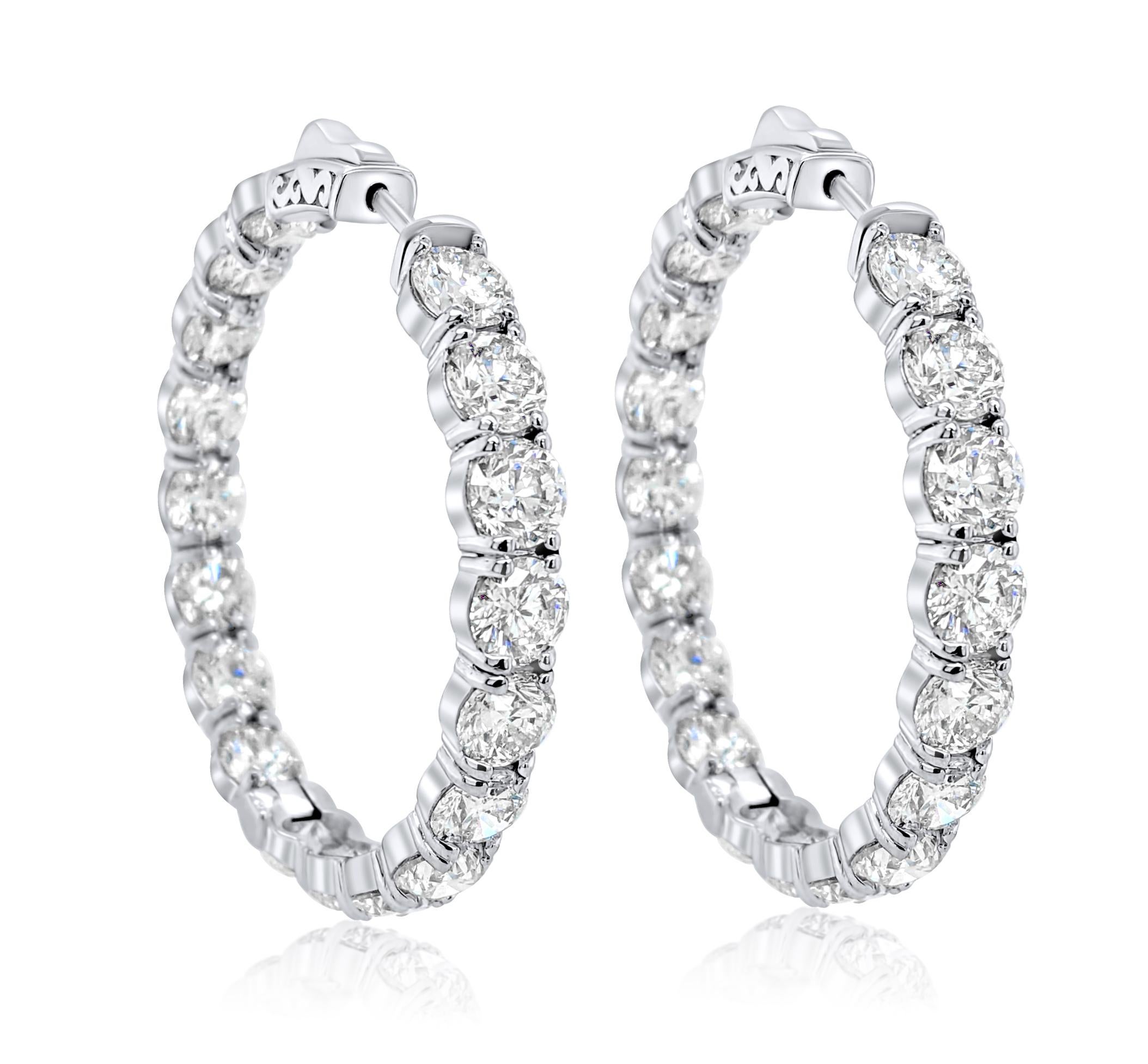 Round Cut 19.00 Carat 18K White Gold Diamond Earrings For Sale