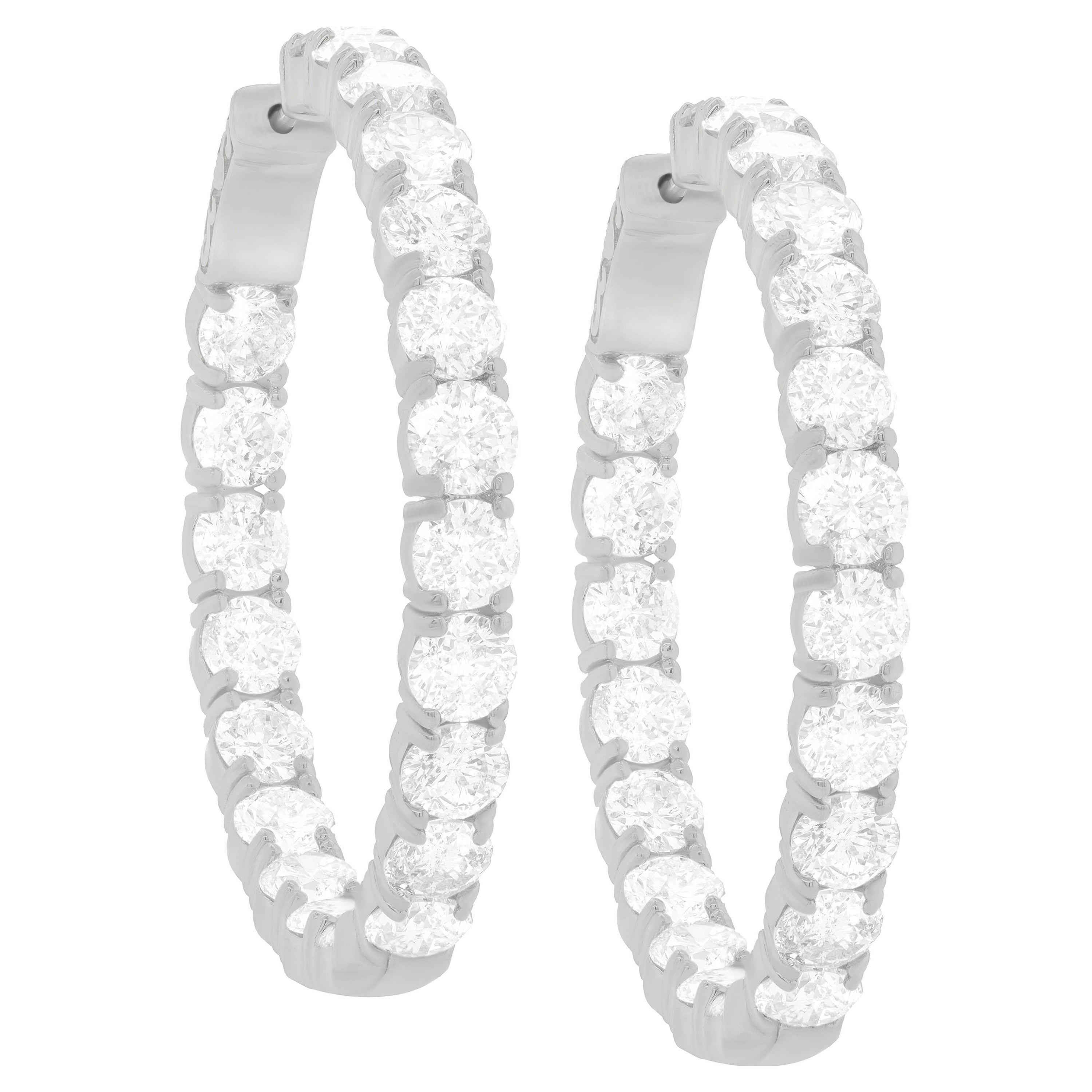 Boucles d'oreilles en or blanc 18K avec diamants