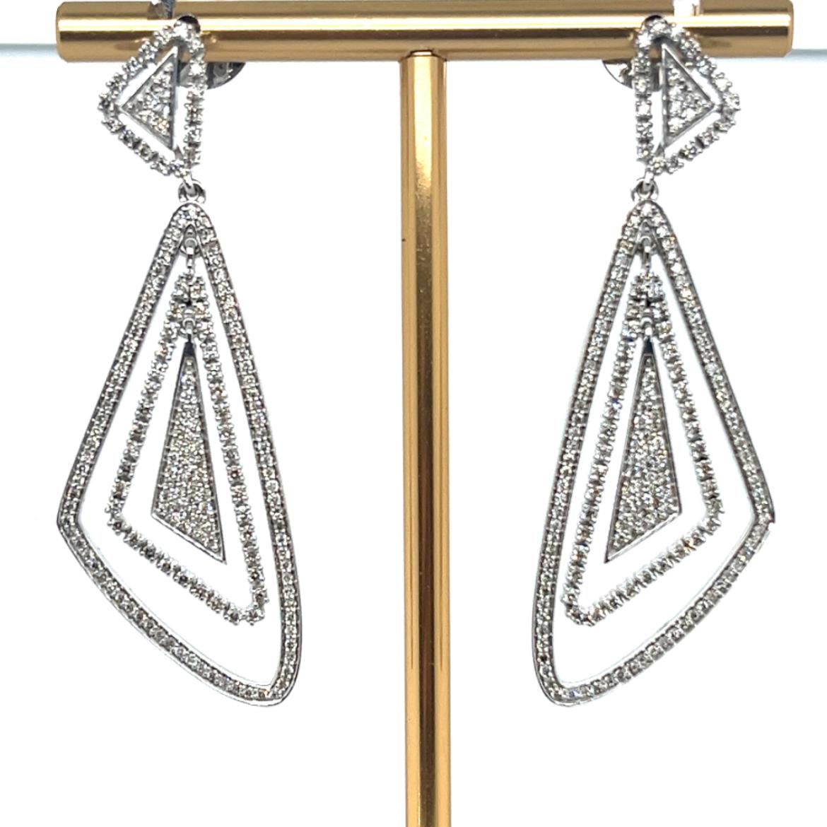 Taglio rotondo Orecchini di diamanti in oro bianco 18 carati Geometer Collection in vendita