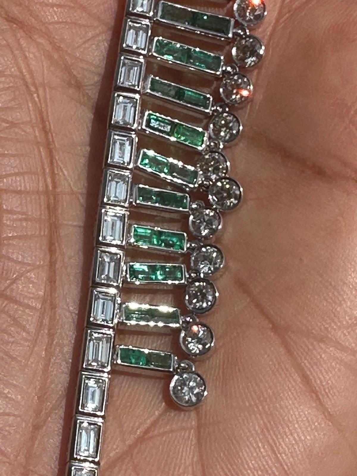 18k Weißgold Diamant-Smaragd-Armband 10,62 Karat Diamanten und Smaragd im Zustand „Neu“ im Angebot in Yorba Linda, CA