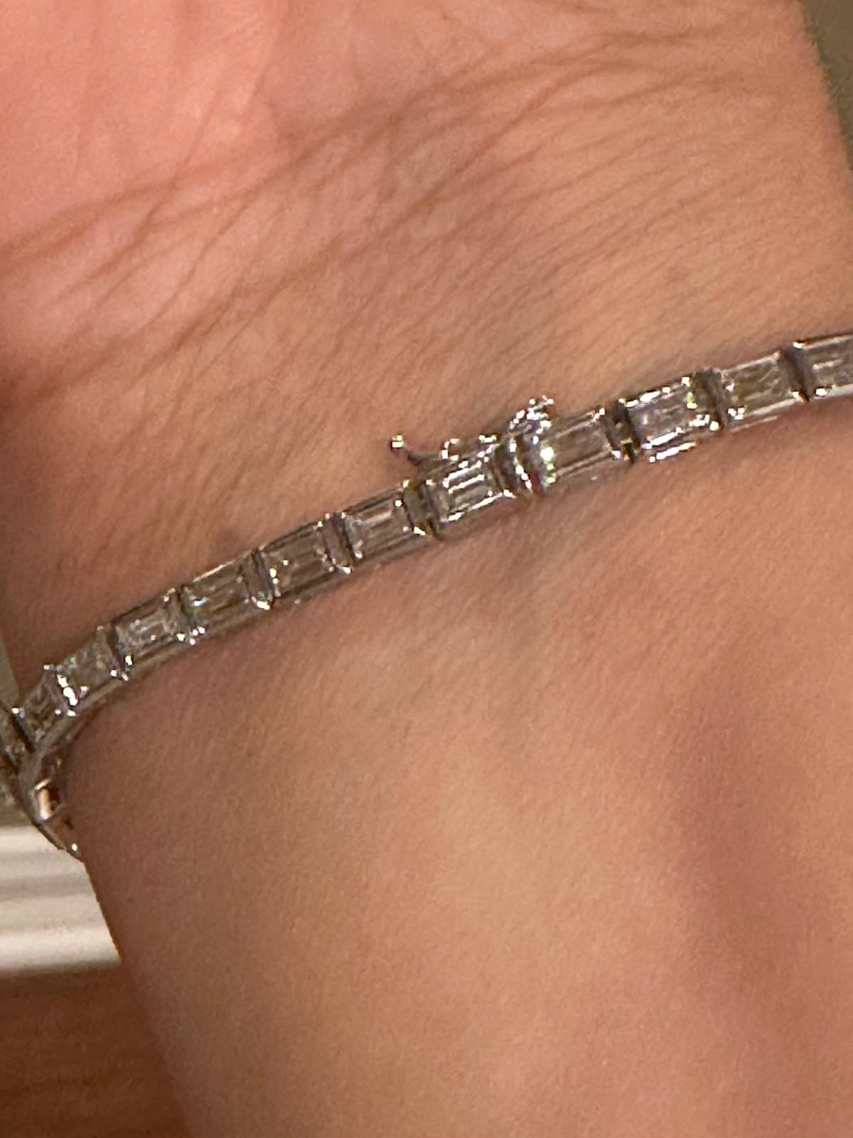 18k Weißgold Diamant-Smaragd-Armband 10,62 Karat Diamanten und Smaragd im Angebot 4