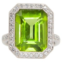 18K White Gold Diamond Emerald Cut Peridot cocktail Ring
