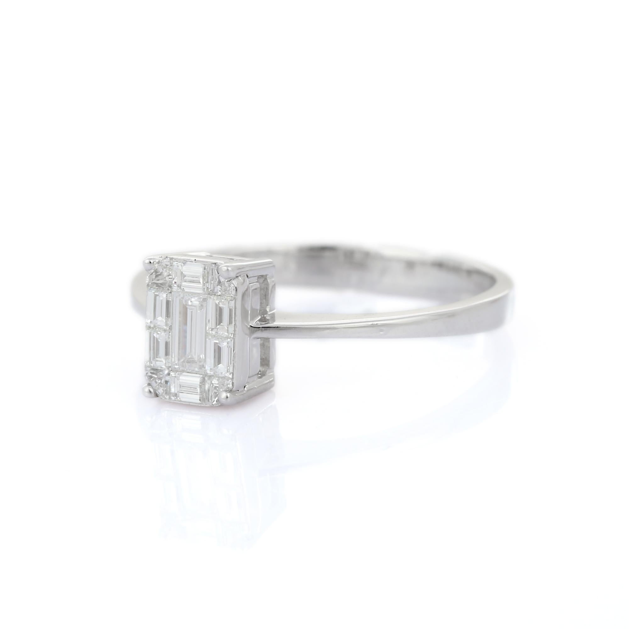 En vente :  Bague de fiançailles grappe de diamants en or blanc 18 carats 3