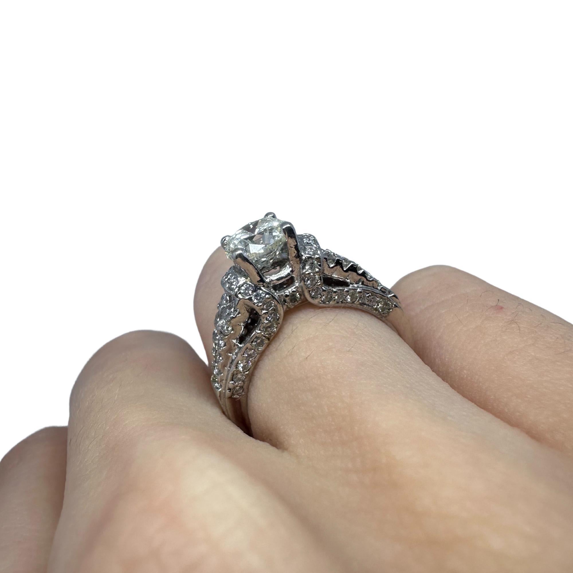 18K White Gold Diamond Engagement Ring For Sale 1