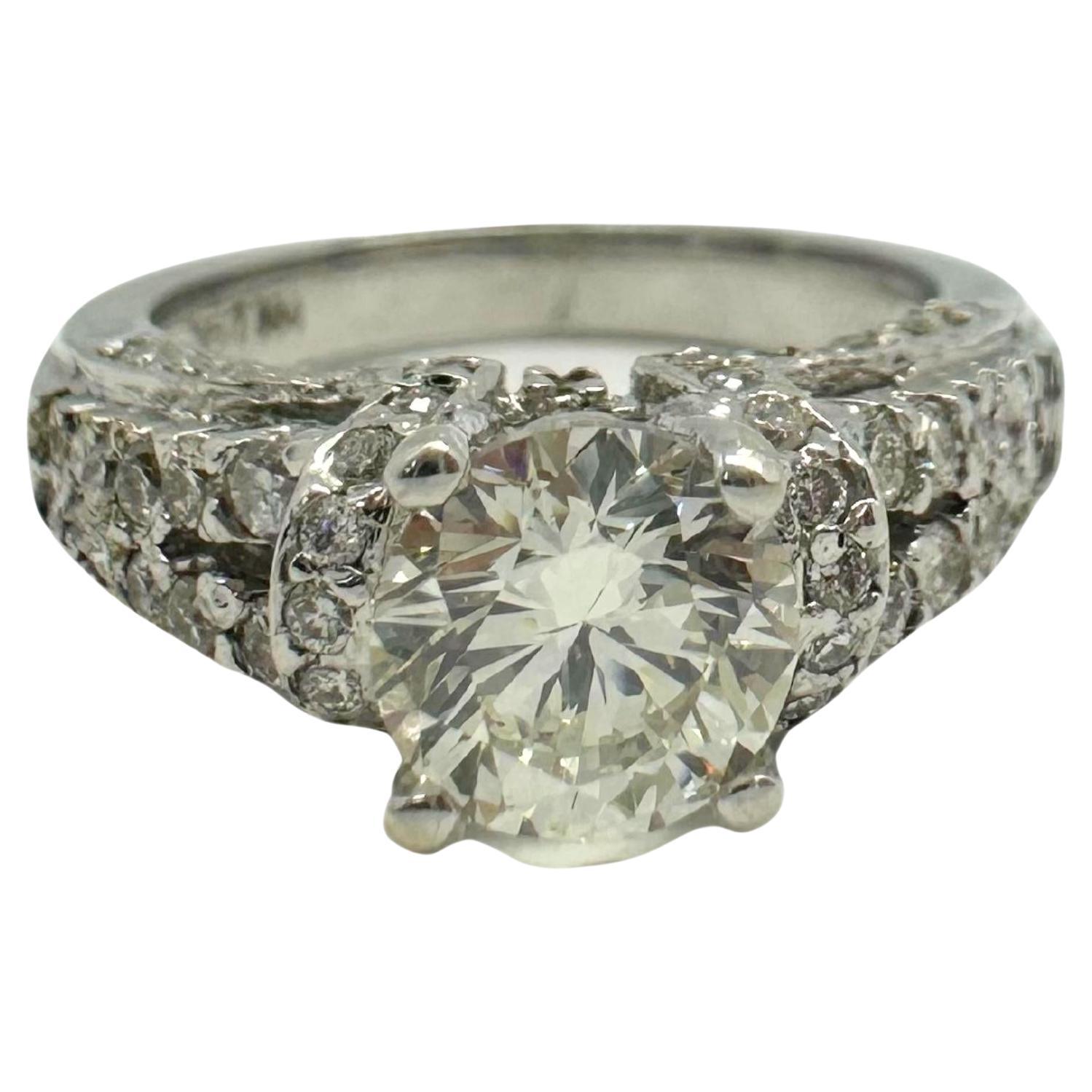 18K White Gold Diamond Engagement Ring