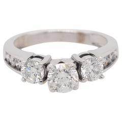 18k White Gold Diamond Engagement Ring