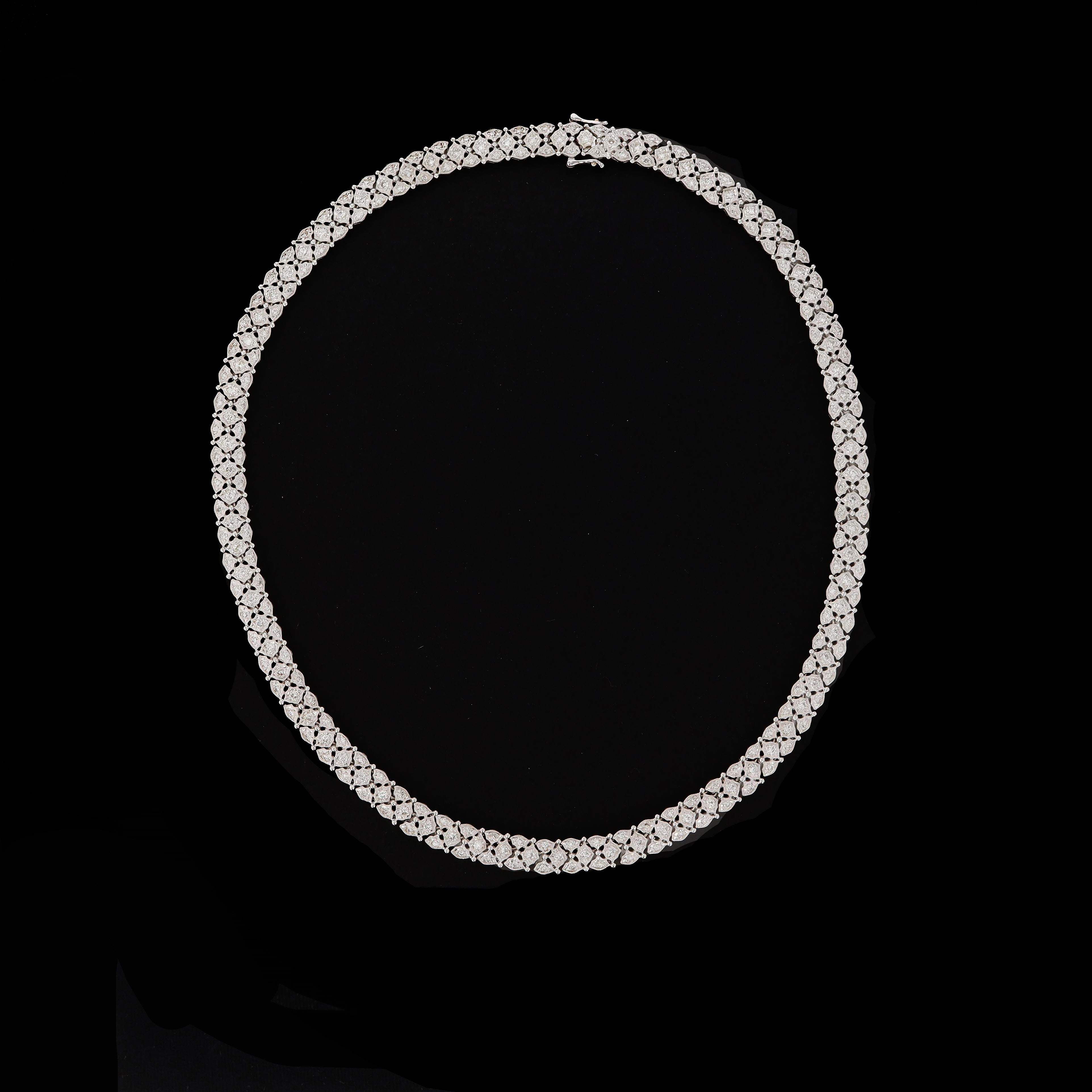 18K White Gold Diamond Estate Necklace In Excellent Condition For Sale In NEW ORLEANS, LA