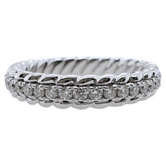 Anillo de diamantes de oro blanco de 18 quilates