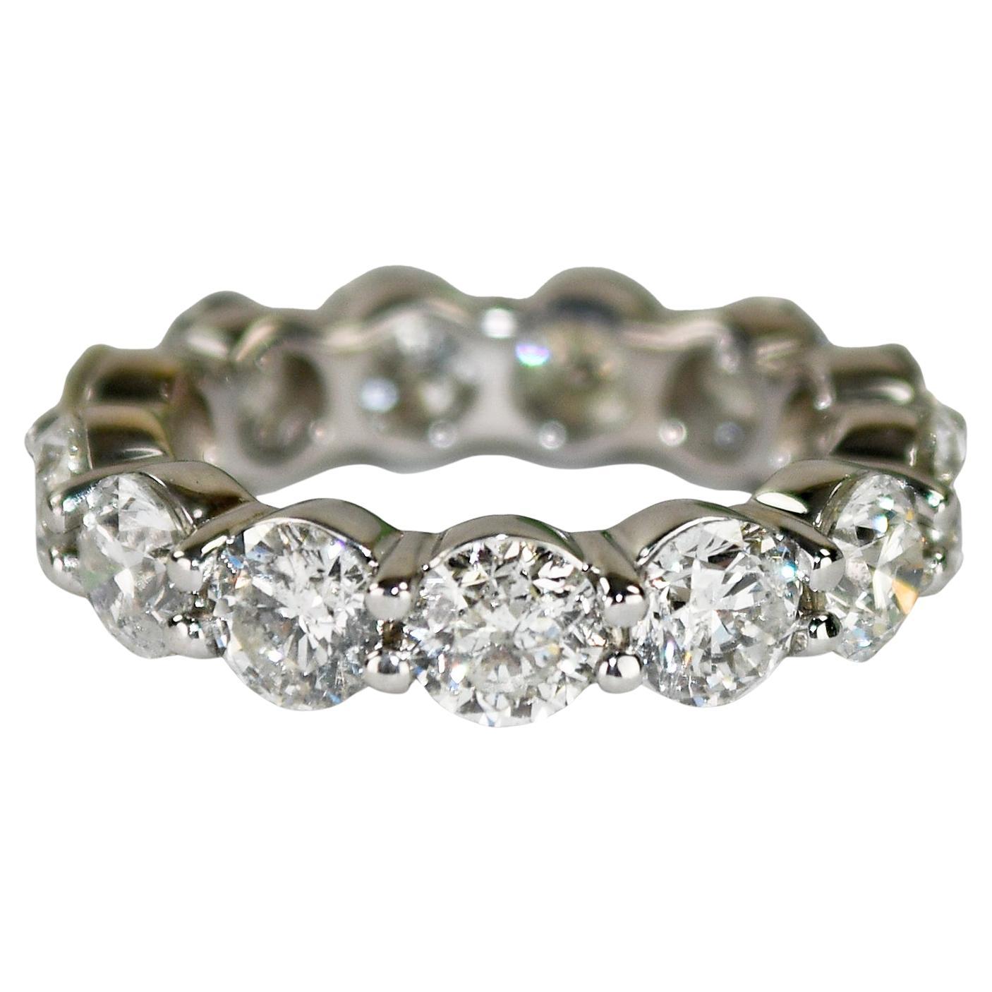 Anello di eternità con diamante in oro bianco 18 carati 5,00ct