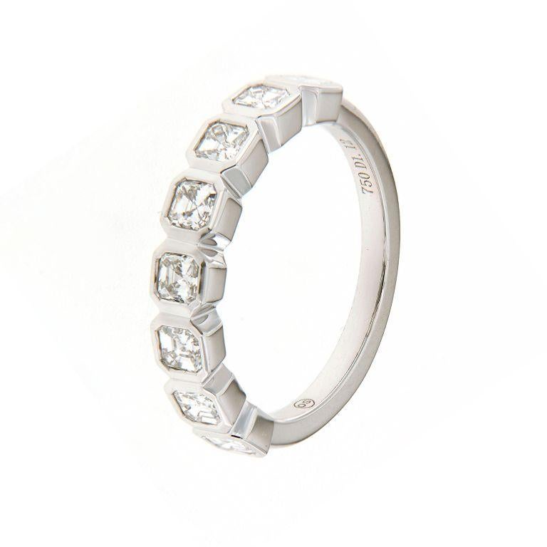 18K White Gold Diamond Fancy Wedding Band - Asscher Cut (Bezel) Half-Way (Smaragdschliff) im Angebot