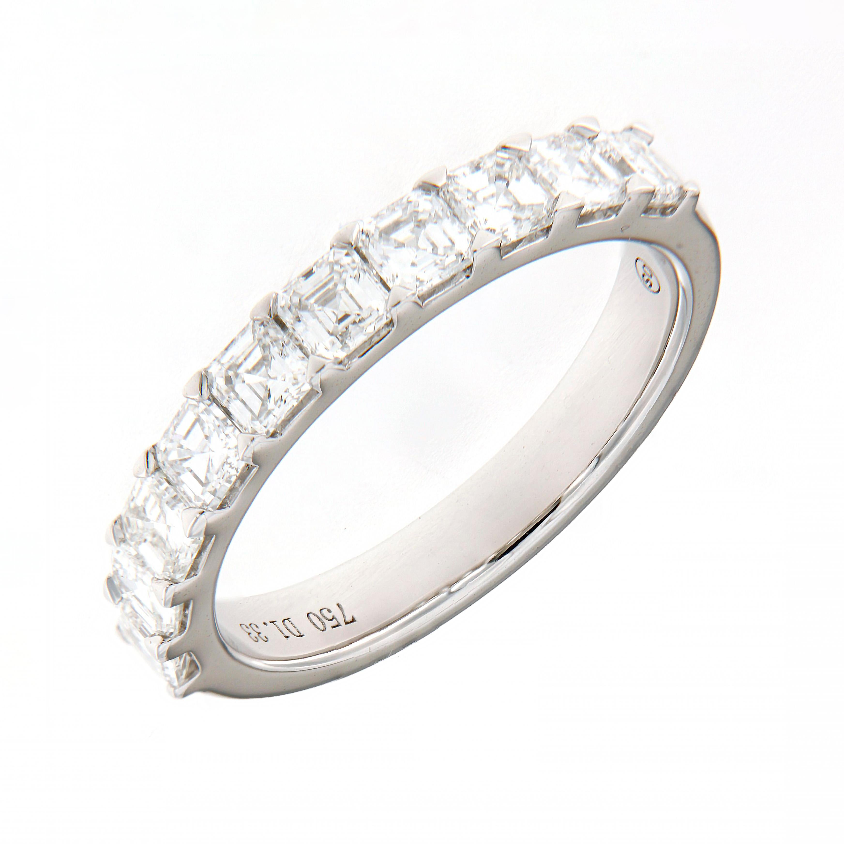 18K Weißgold Diamant Fancy Hochzeit Band -  Asscher-Schliff  Gemeinsamer Zinken (Moderne) im Angebot