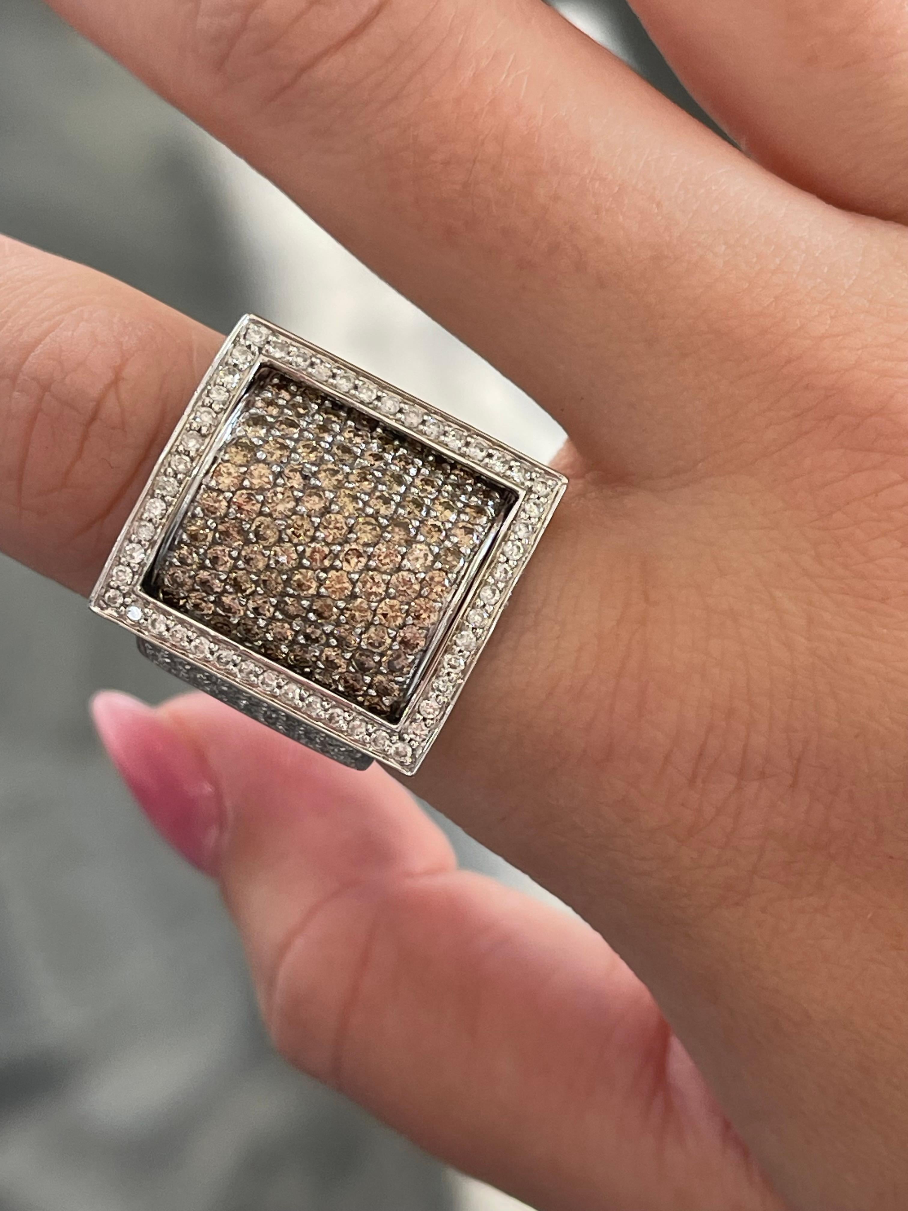 Women's 18K White Gold Diamond Fashion Buckle Ring  For Sale