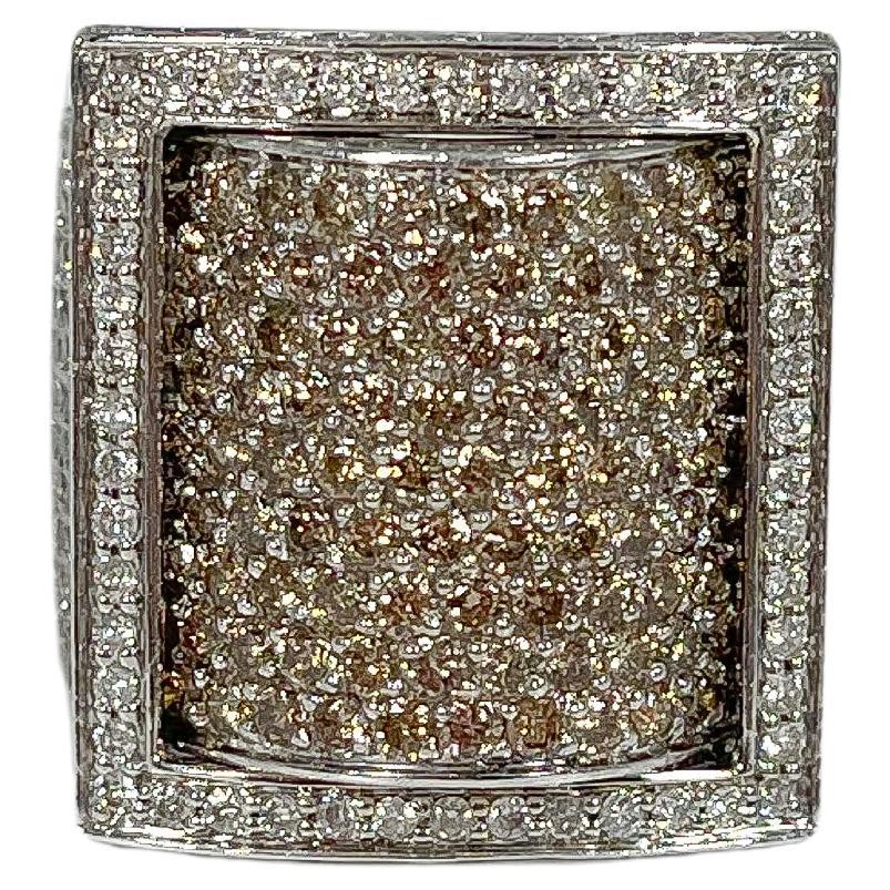 Anello con fibbia in oro bianco 18 carati con diamante
