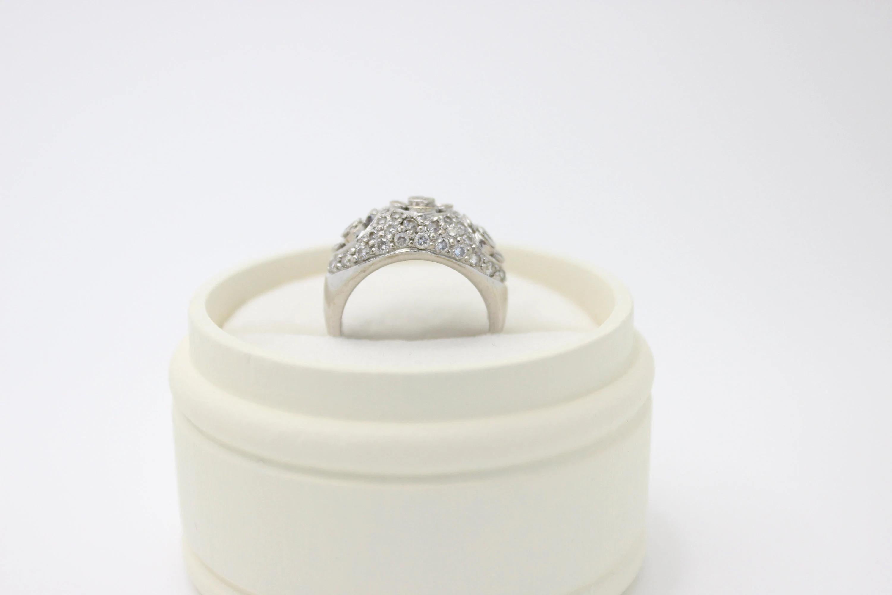Round Cut 18k White Gold Diamond Fashion/Statement Estate Ring Flower Design For Sale