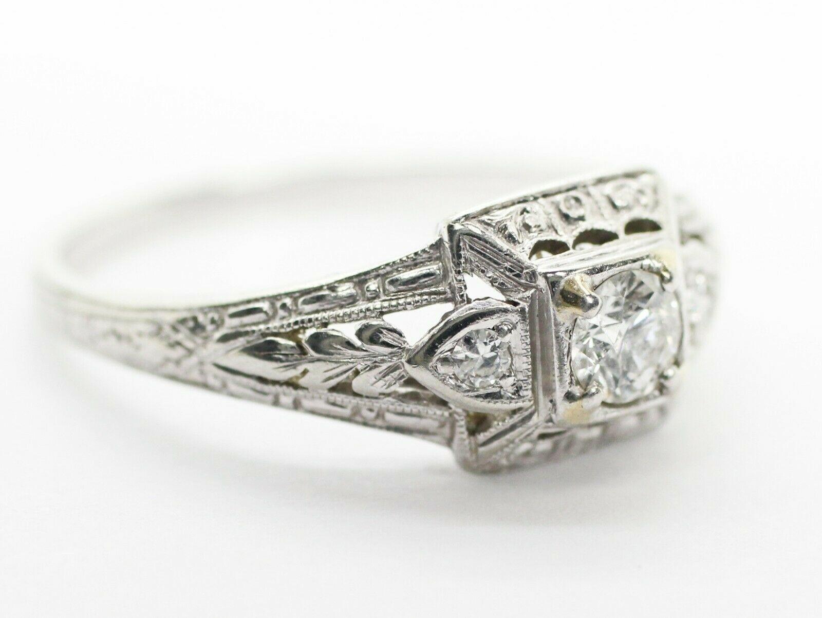 18 Karat White Gold Diamond Filgree Victorian Ring In Excellent Condition For Sale In Los Angeles, CA