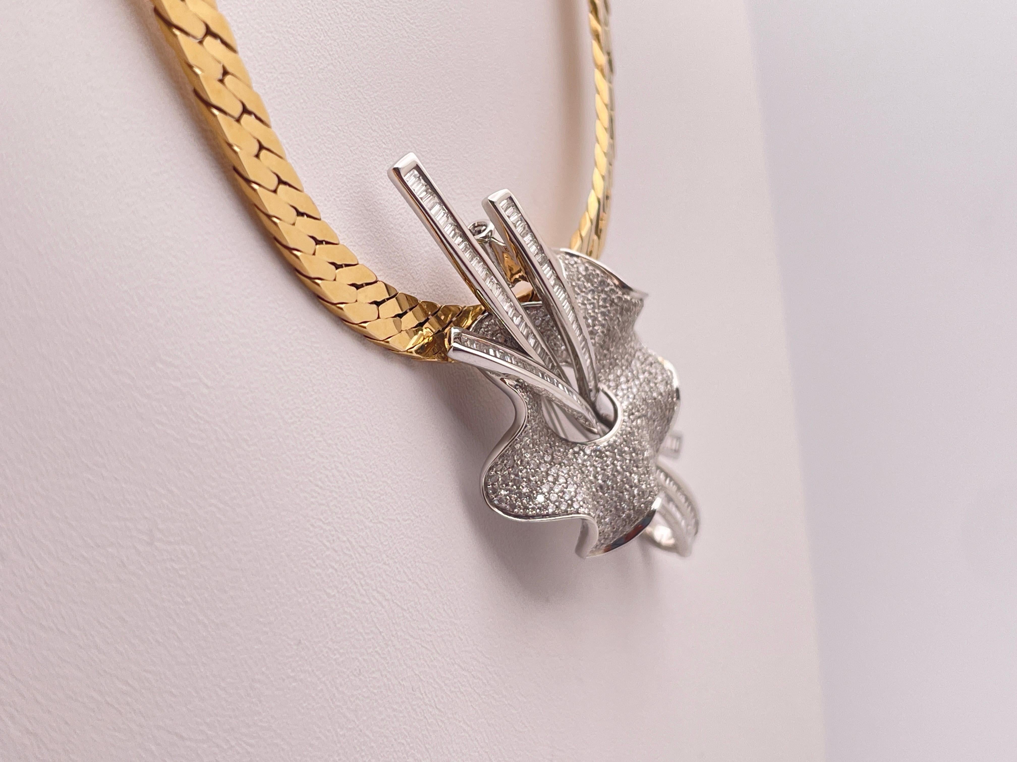 18K White Gold Diamond Floral Lilly Anhänger 14K Yellow Gold Link Chain im Zustand „Hervorragend“ im Angebot in Westport, CT