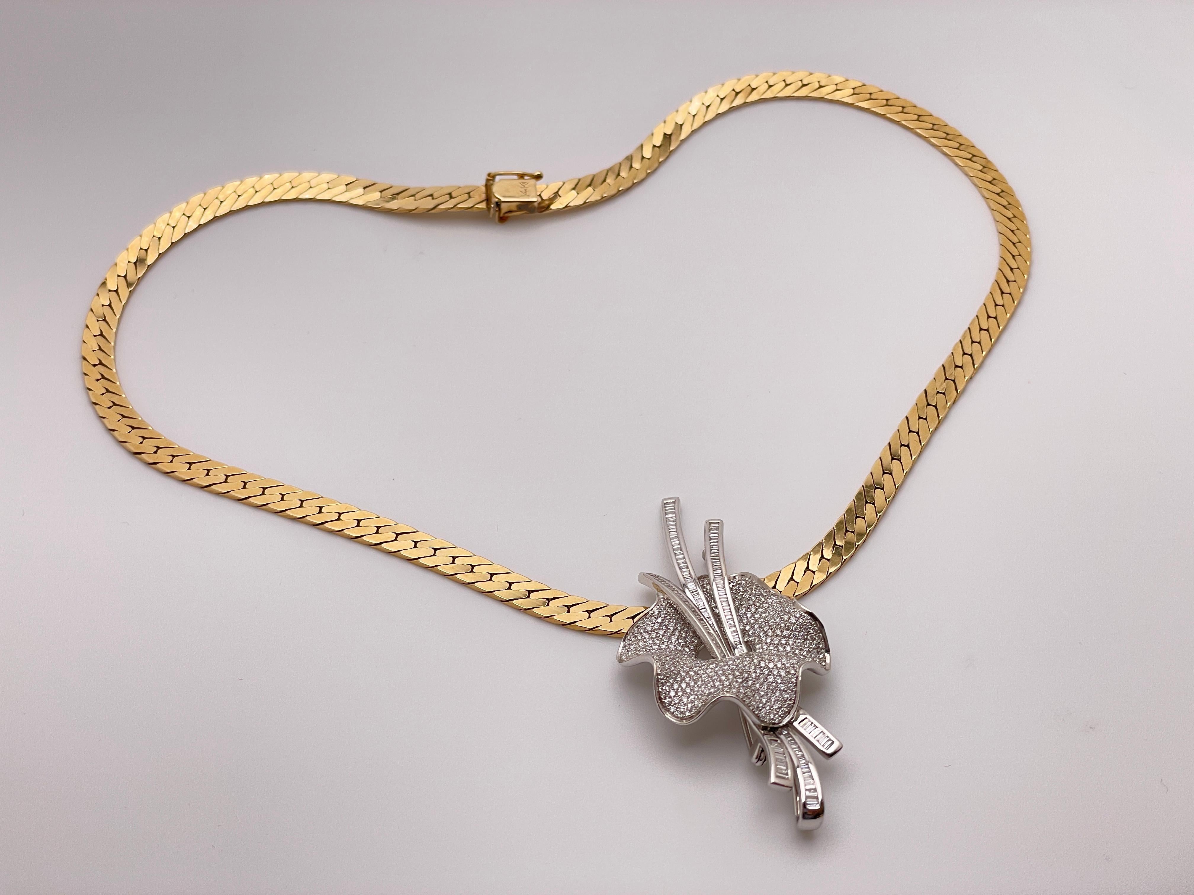 18K White Gold Diamond Floral Lilly Anhänger 14K Yellow Gold Link Chain im Angebot 3