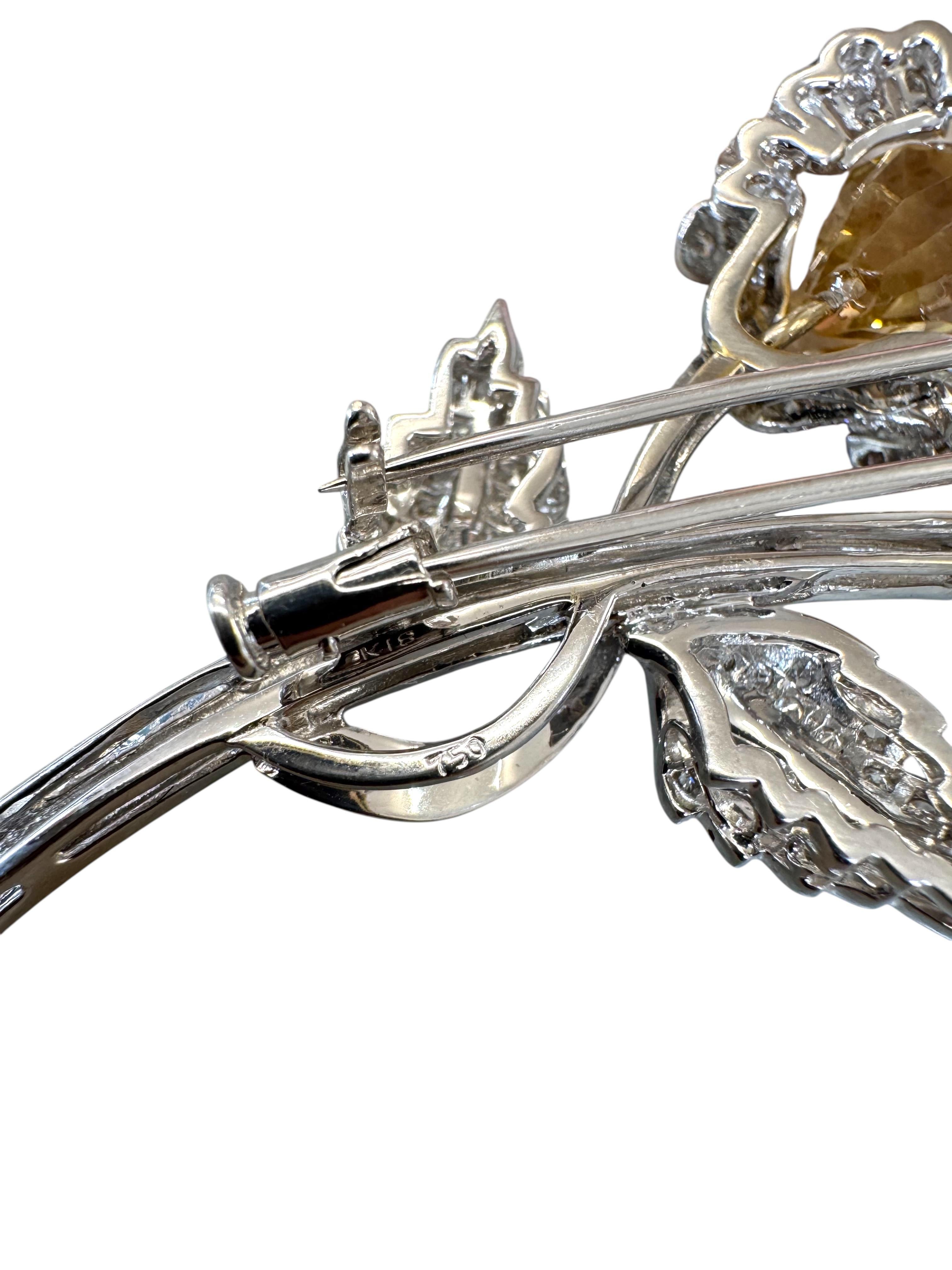 Broche fleur en or blanc 18K diamantée avec aigue-marine et citrine en briolette Unisexe en vente