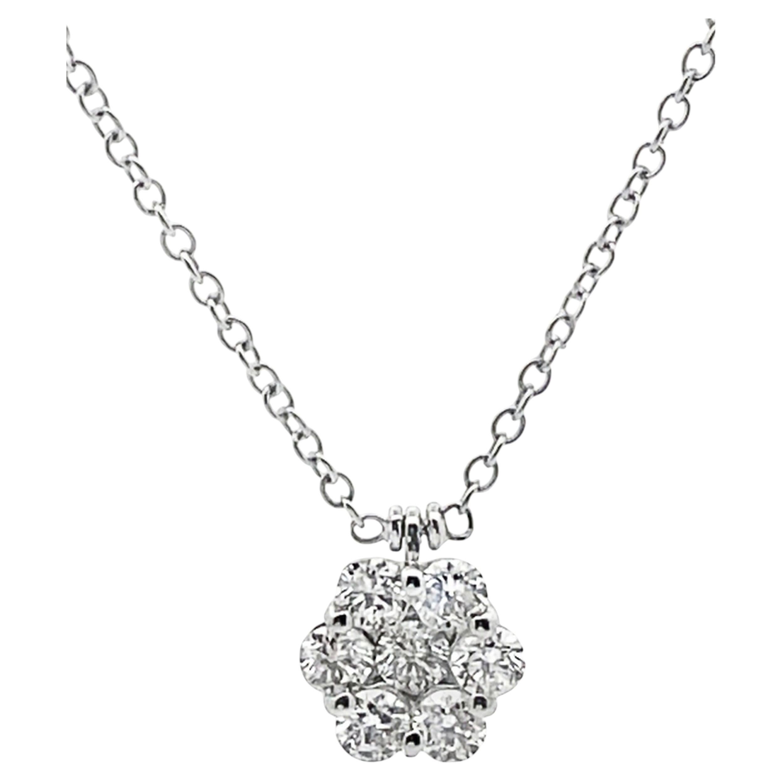 Collar de oro blanco de 18 quilates con racimo de diamantes 0,50 quilates