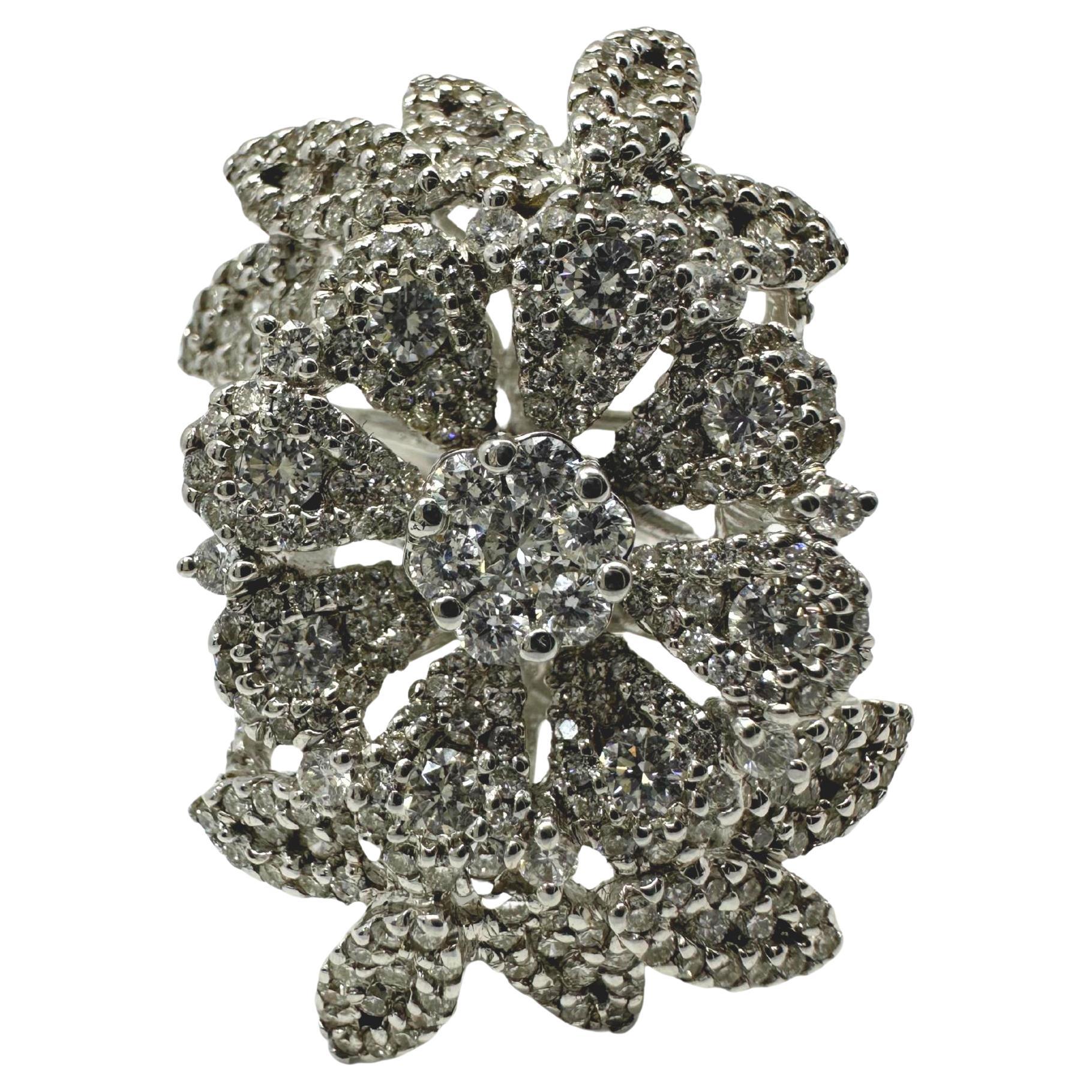 18K White Gold Diamond Flower Cocktail Ring