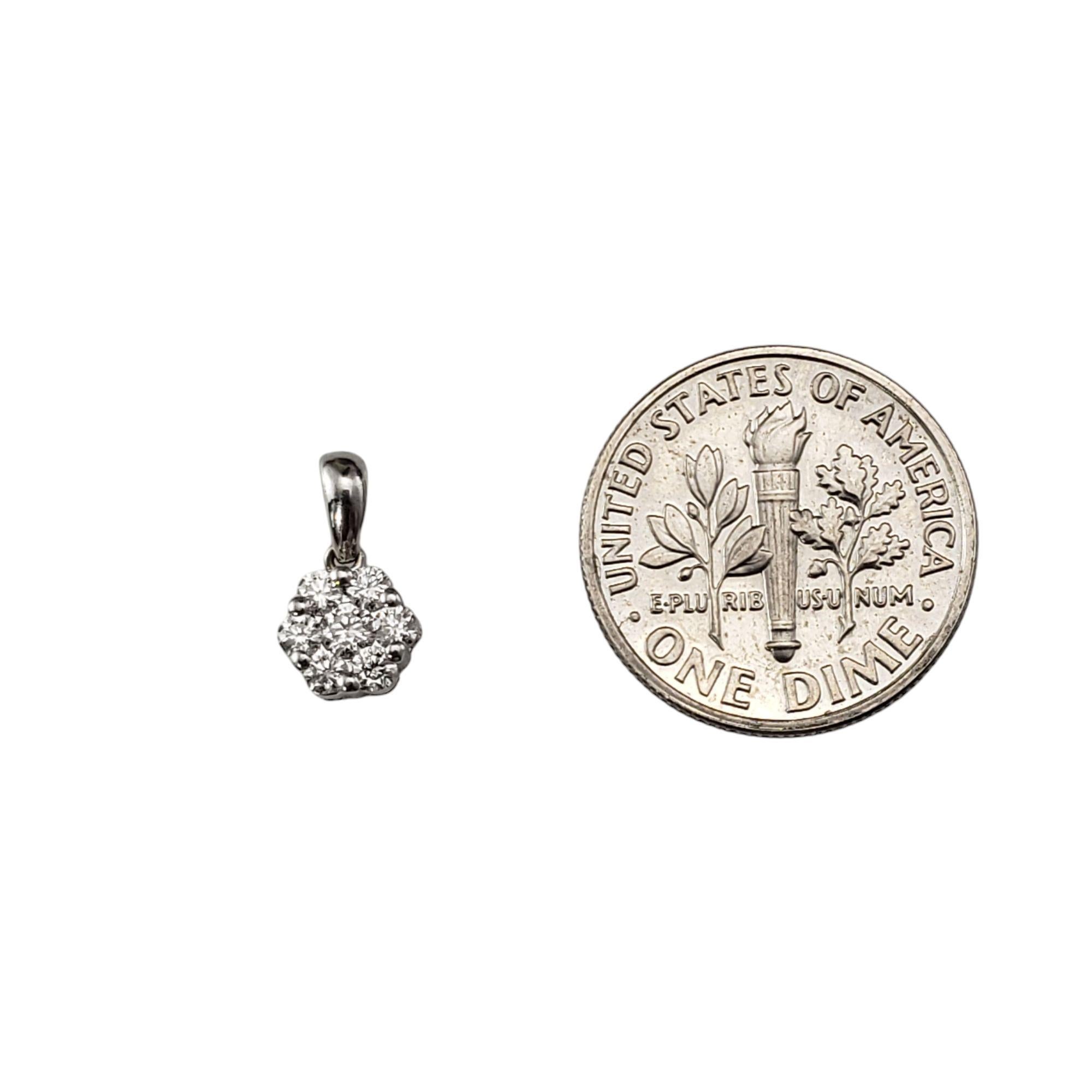 18K White Gold Diamond Flower Pendant #20931 For Sale 1