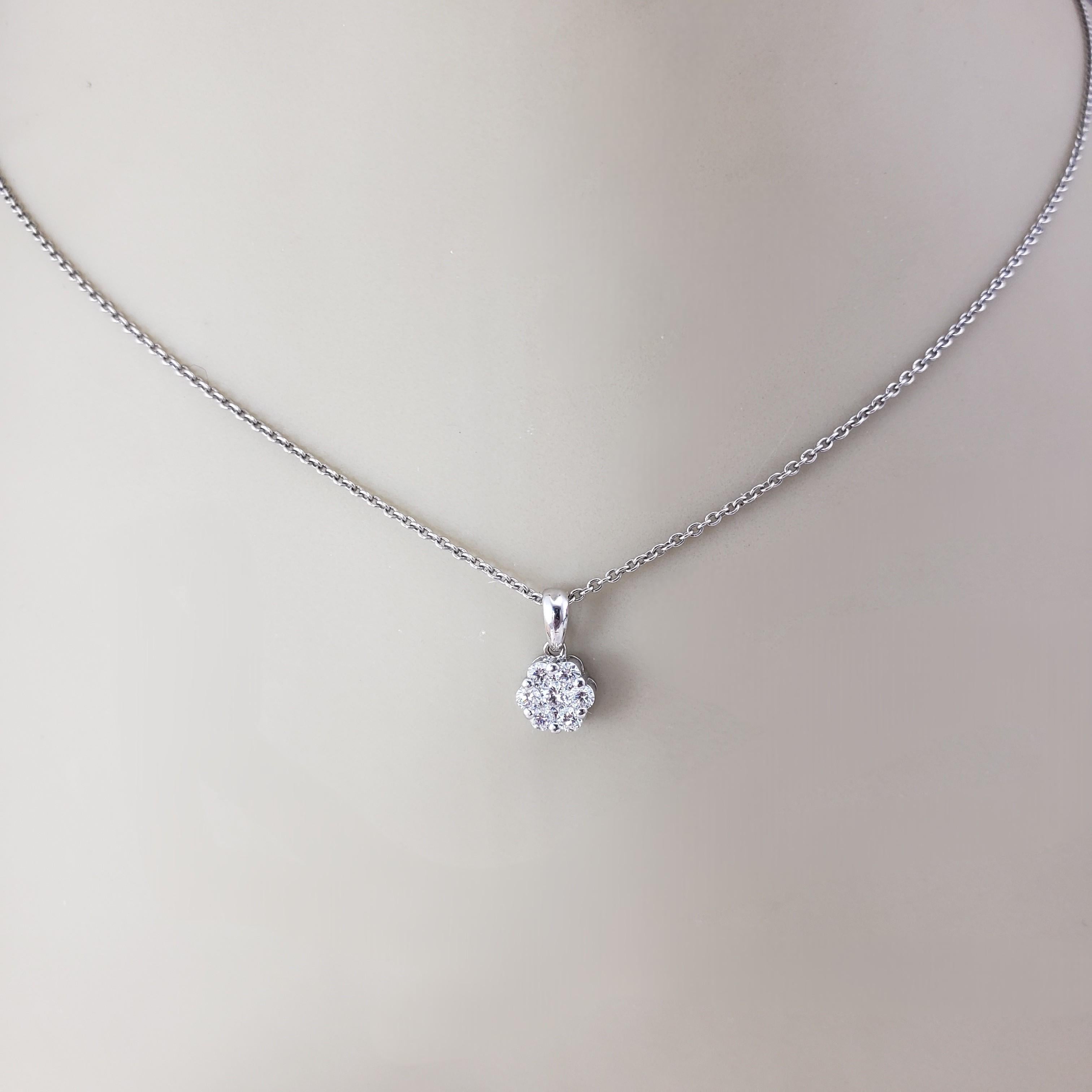 18K White Gold Diamond Flower Pendant #20931 For Sale 3