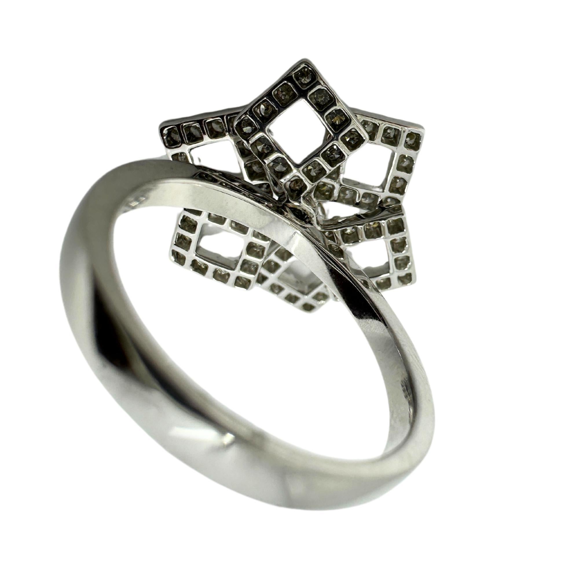 18k White Gold Diamond Flower Ring For Sale 1
