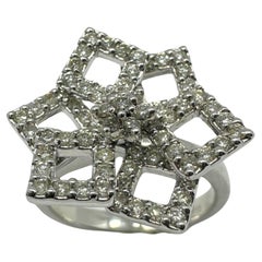 18k White Gold Diamond Flower Ring