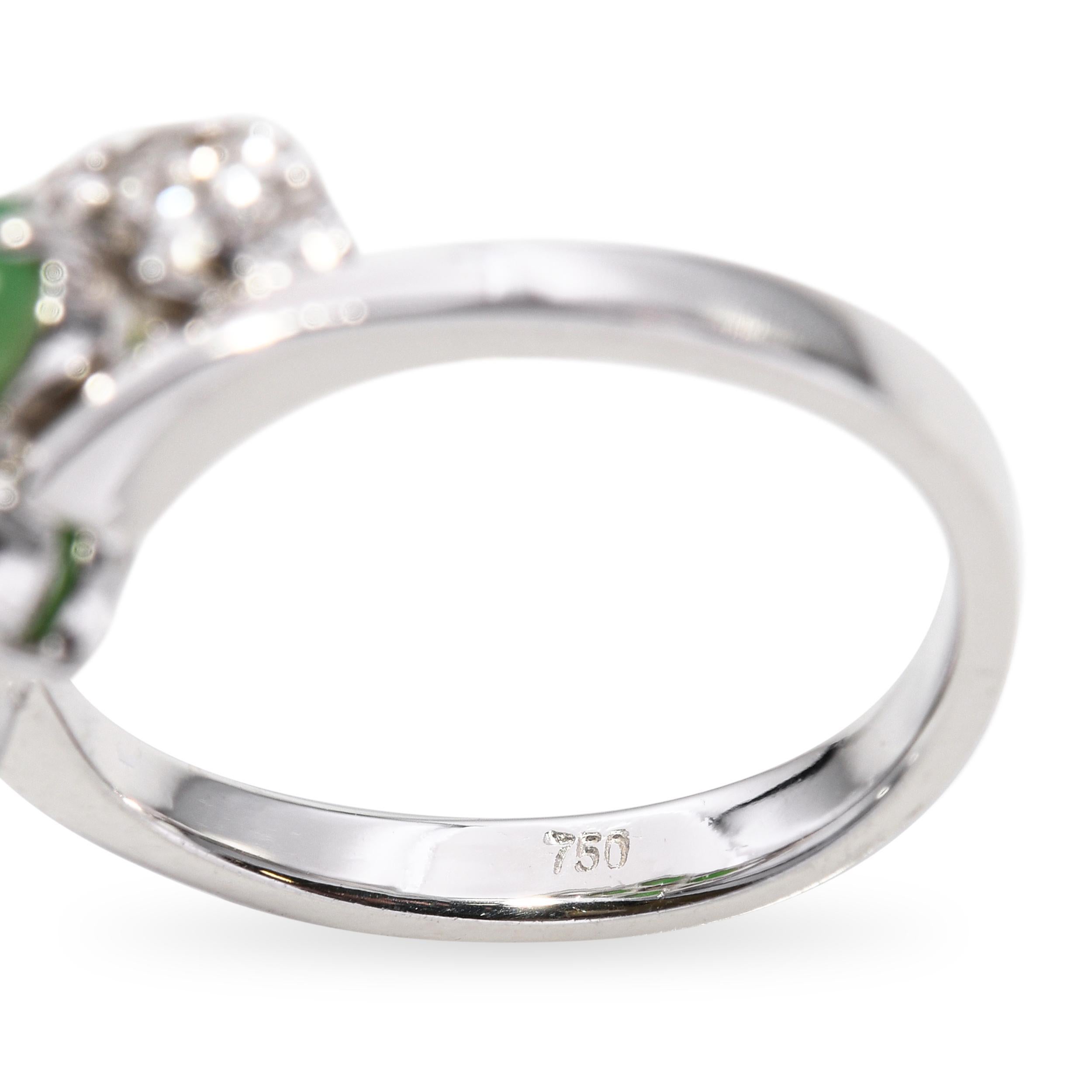 18k Weißgold Diamant & Grüne Jade Blume Ring im Angebot 2