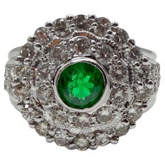 Anillo Halo de Diamantes de Oro Blanco de 18 K con Centro de Esmeralda de 0,42 ct, Talla 8