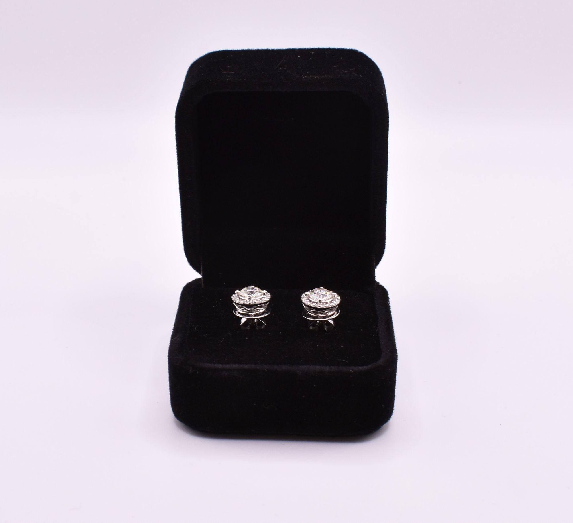 18k White Gold Diamond Halo Stud Earrings For Sale 1