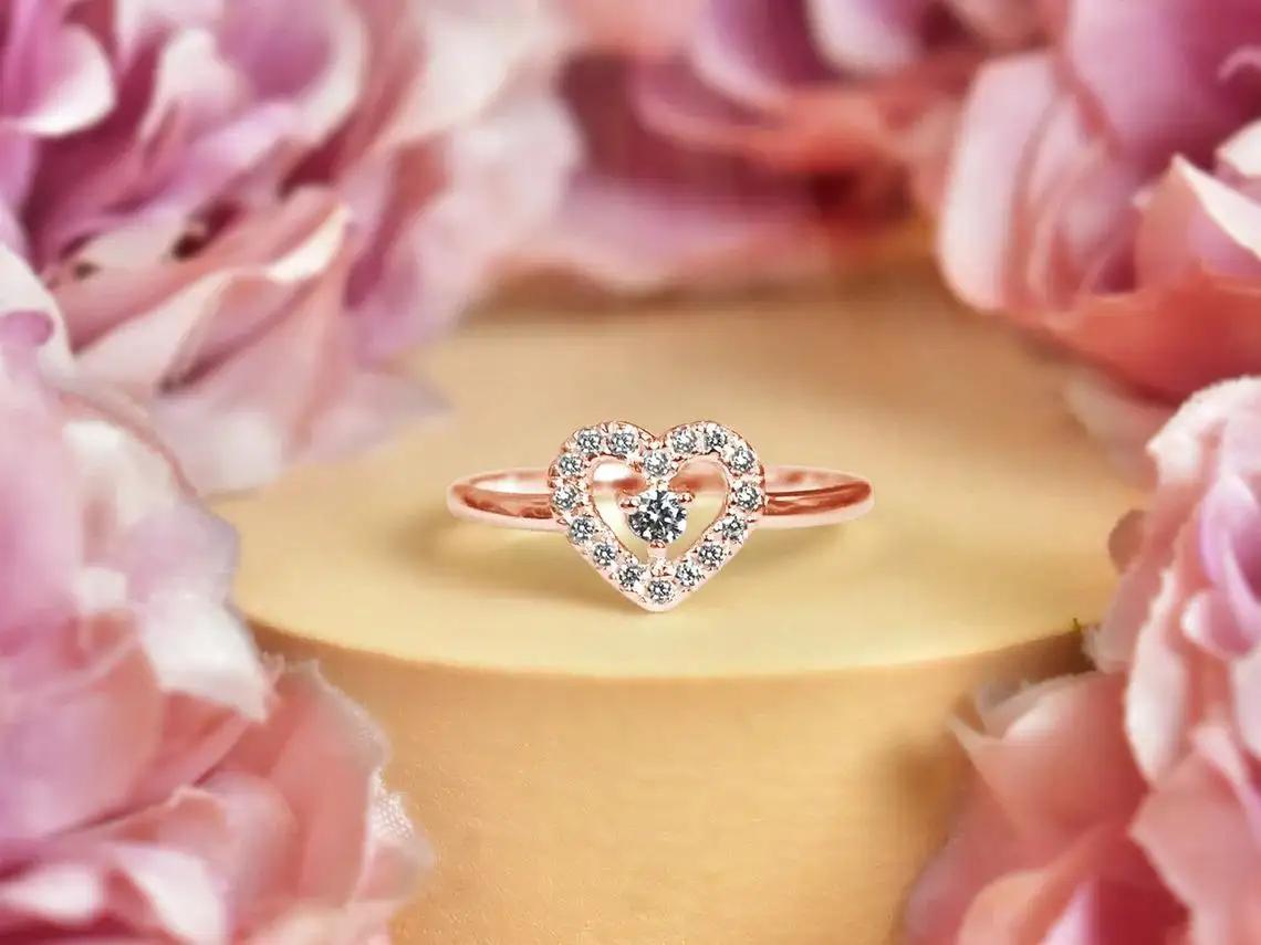 For Sale:  18k Gold Diamond Heart Ring With Solitaire Diamond Pave Heart Ring 2