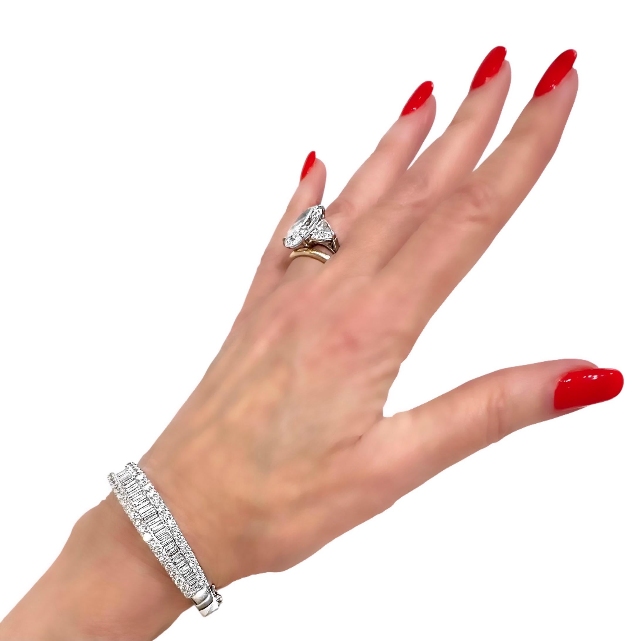 18K White Gold & Diamond Hinged Bangle Bracelet for Ladies With a Small Wrist For Sale 4