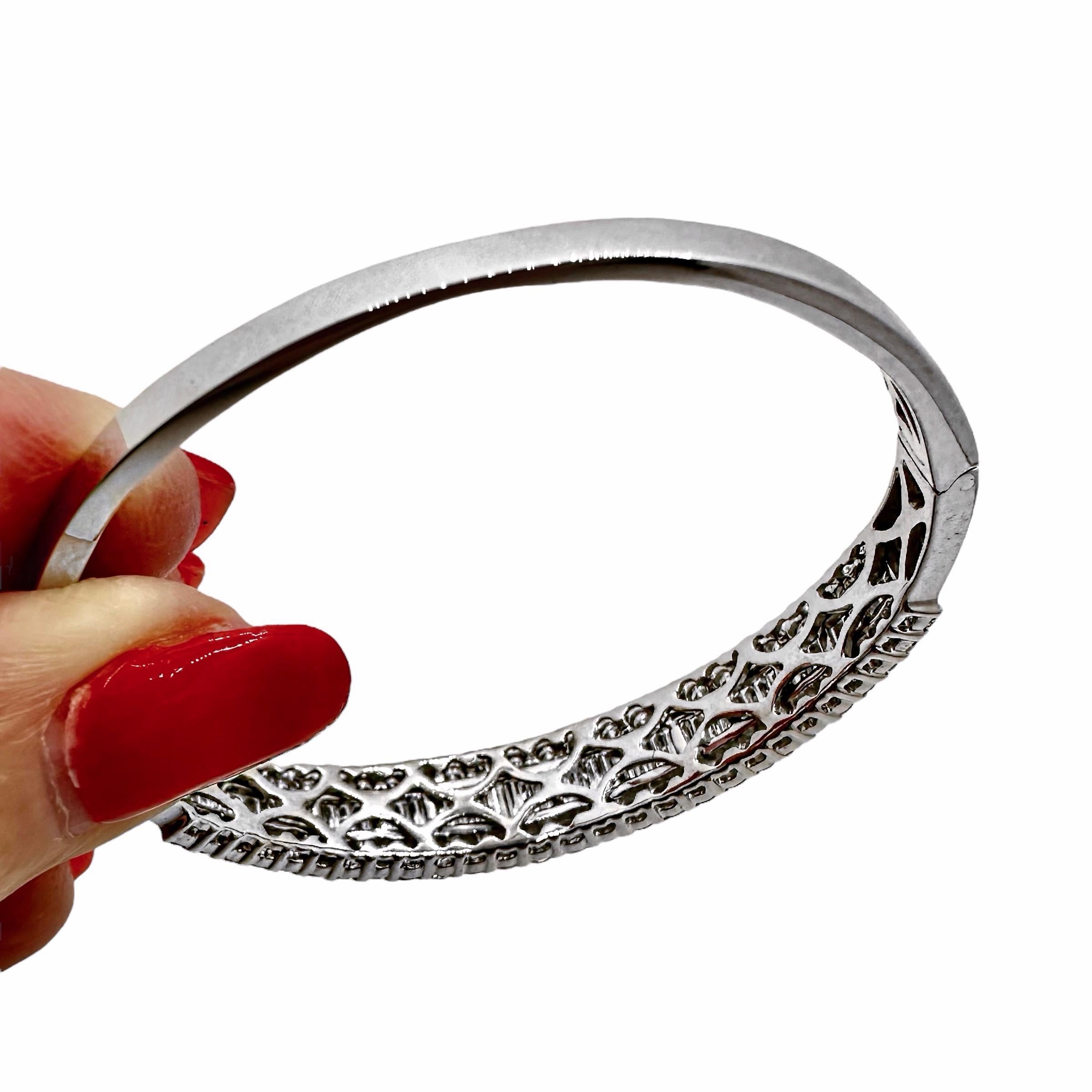 Brilliant Cut 18K White Gold & Diamond Hinged Bangle Bracelet for Ladies With a Small Wrist For Sale