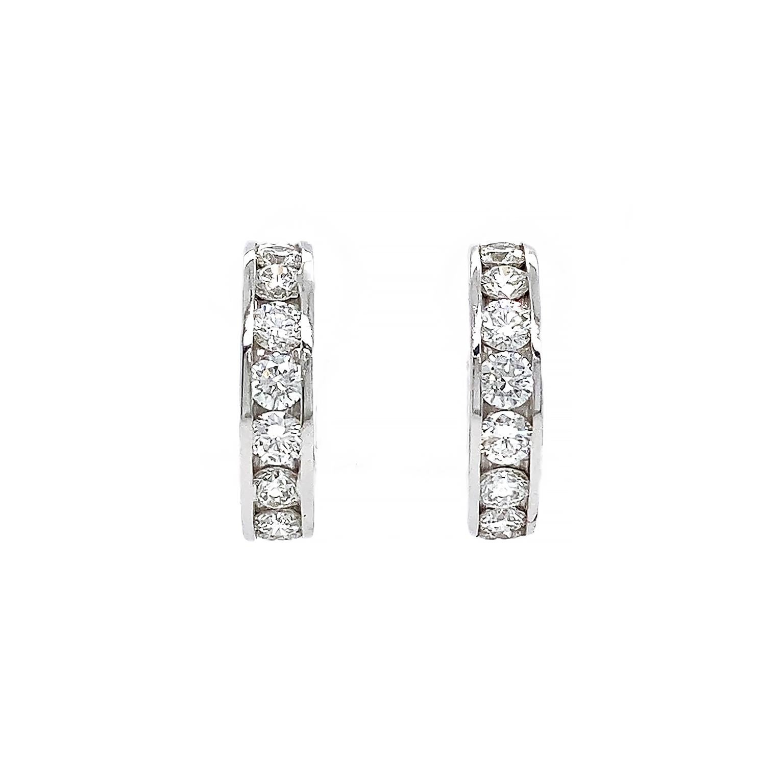 18K White Gold Diamond Hoop Earrings In New Condition For Sale In New York, NY